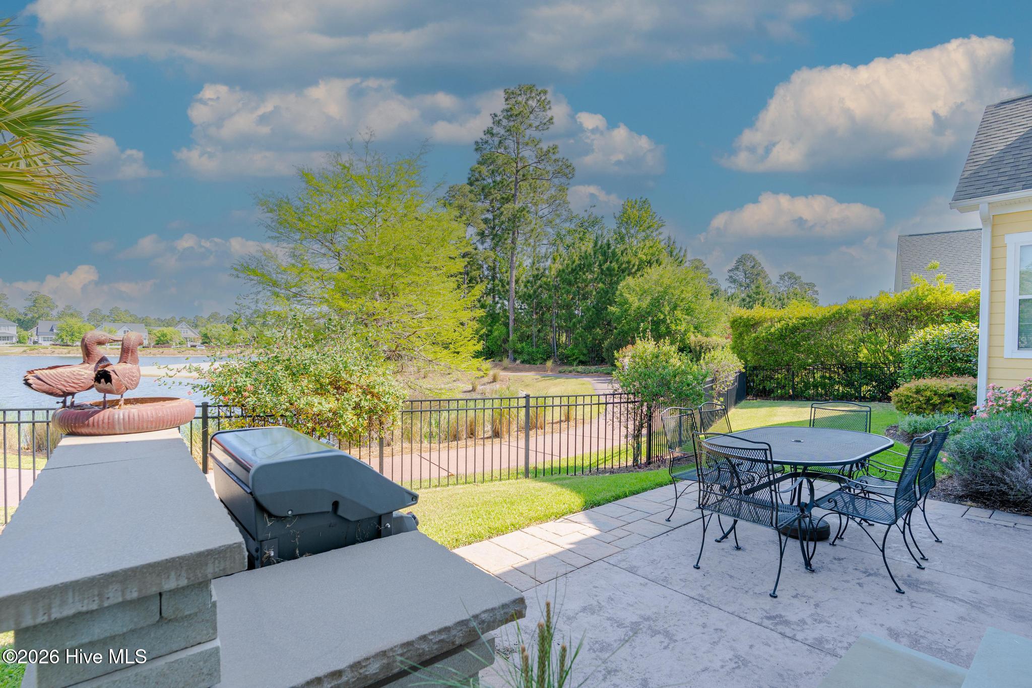 100569949 | Photo 43