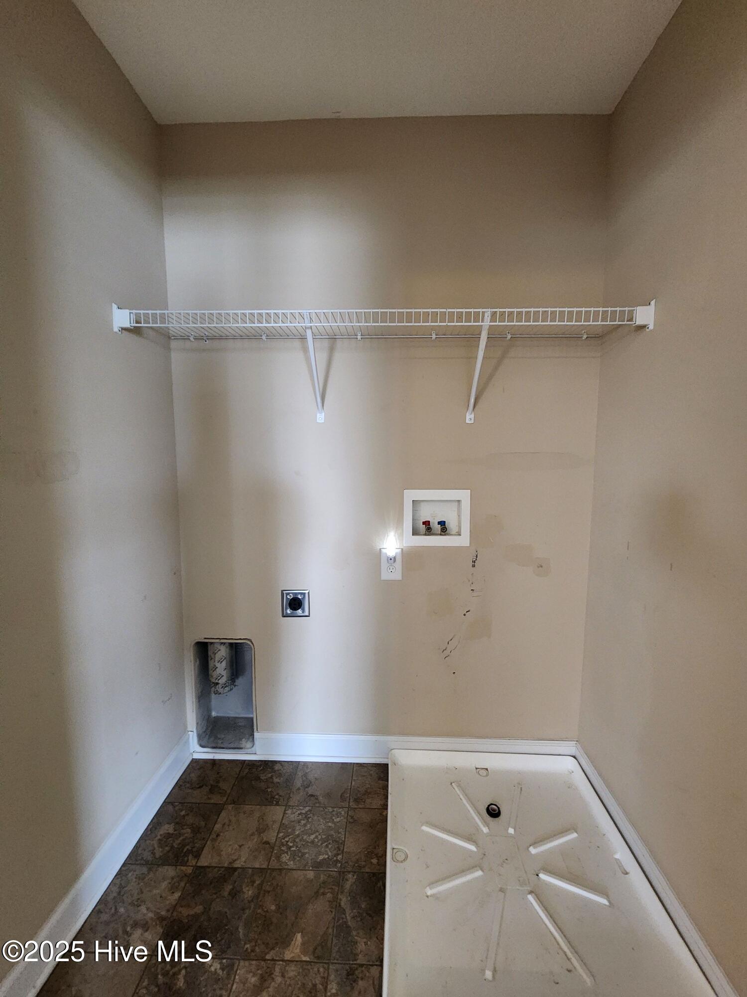 100563623 | Photo 27