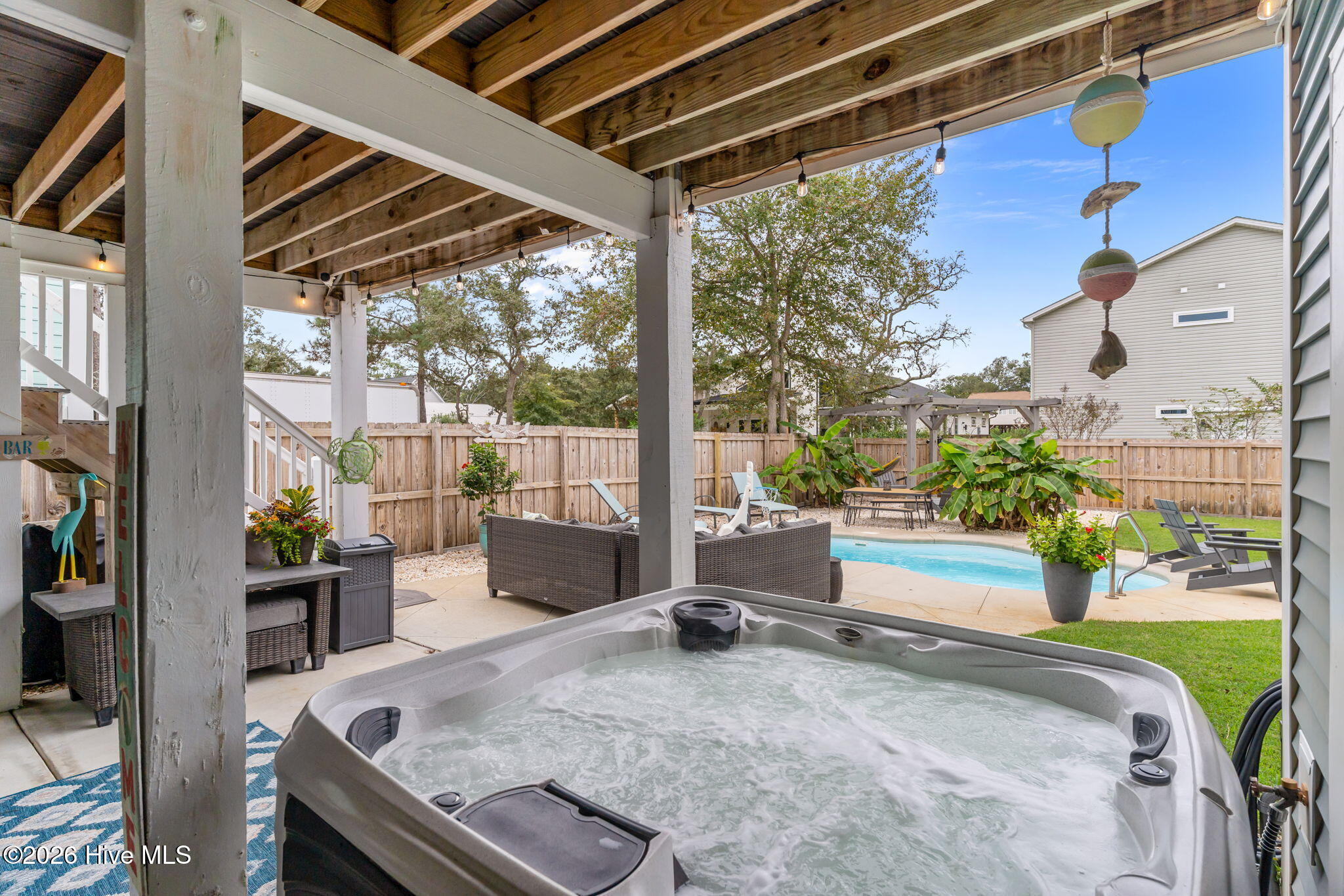 100557179 | Photo 44