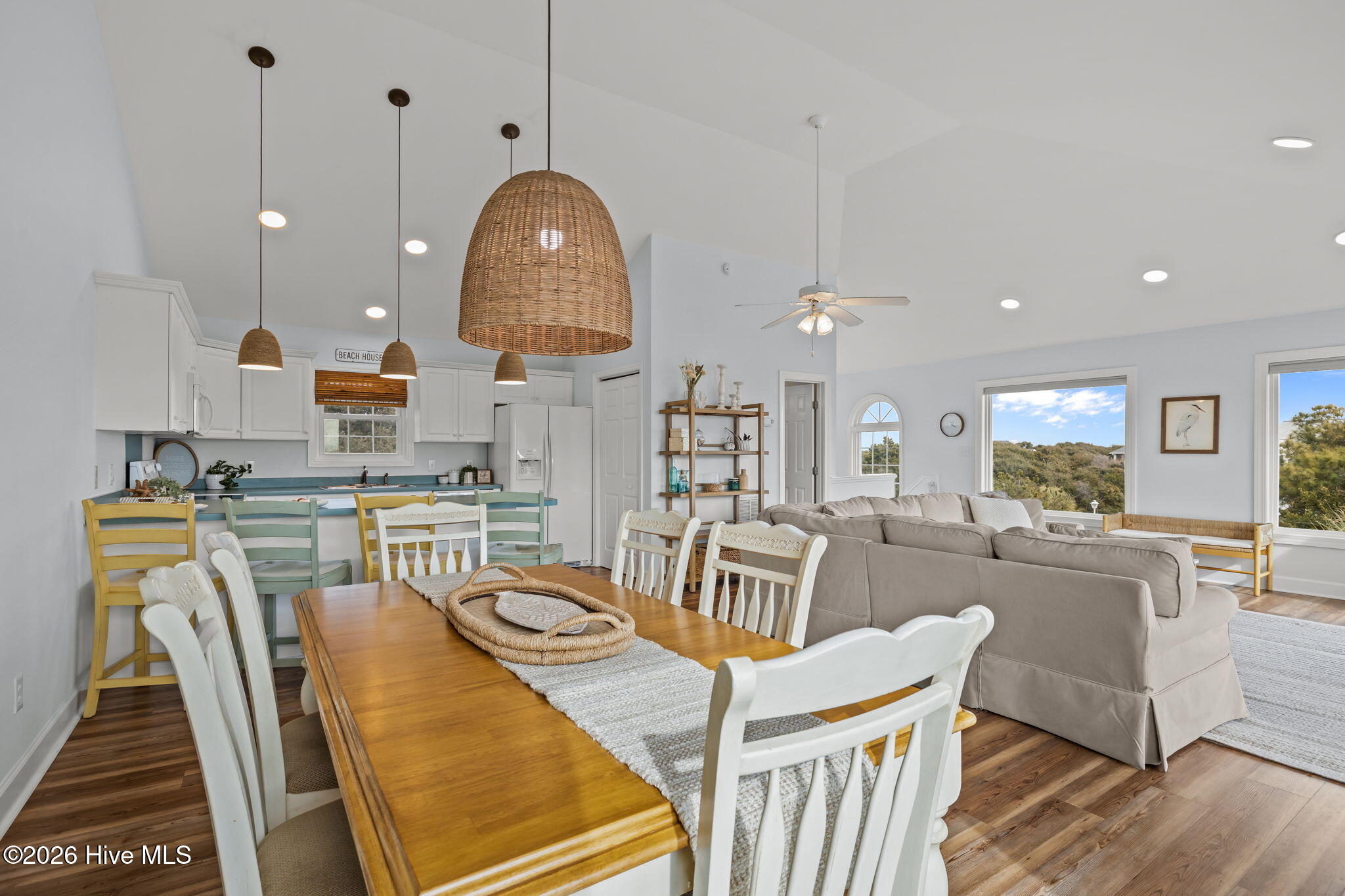 100547357 | Photo 27