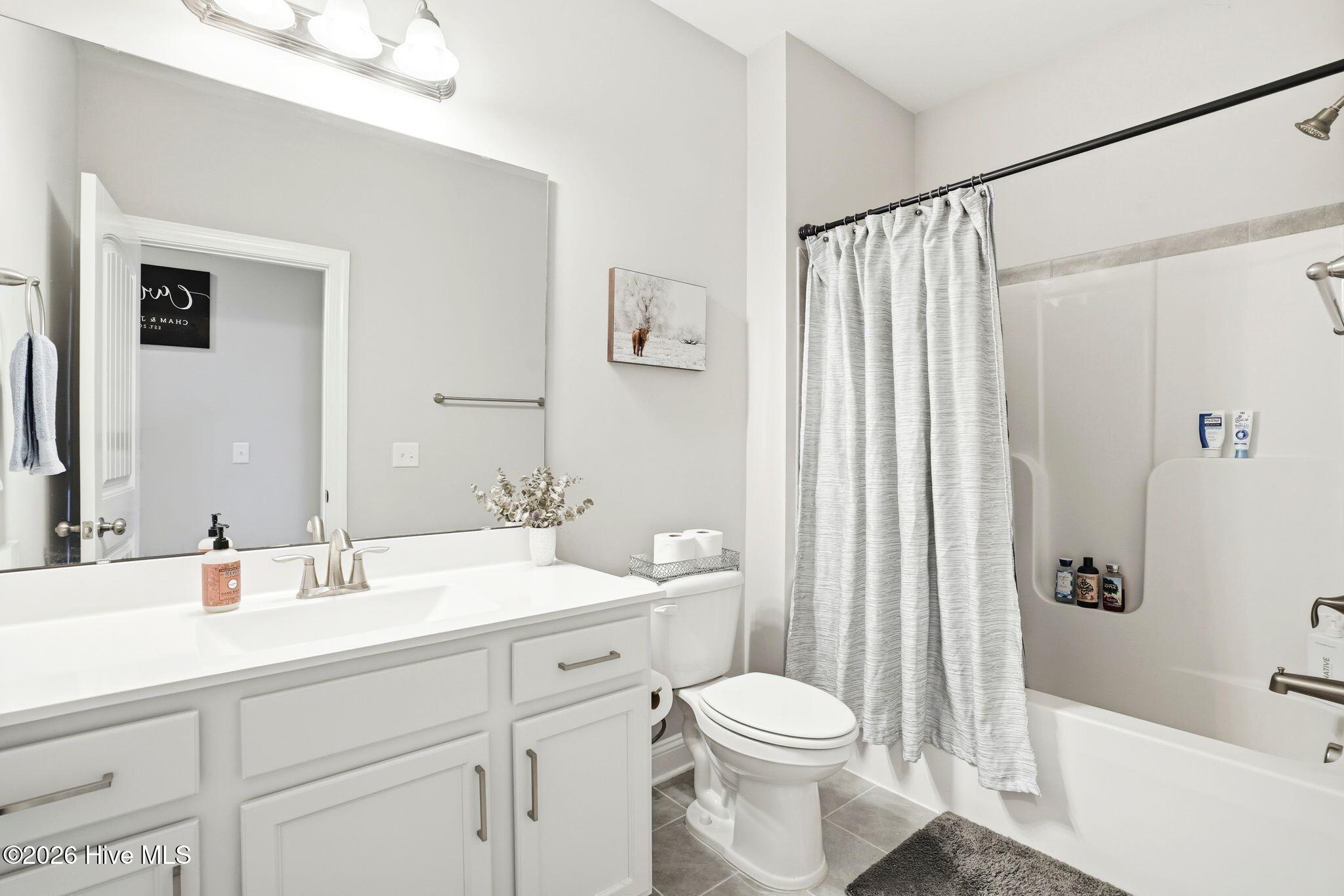 100563818 | Photo 35