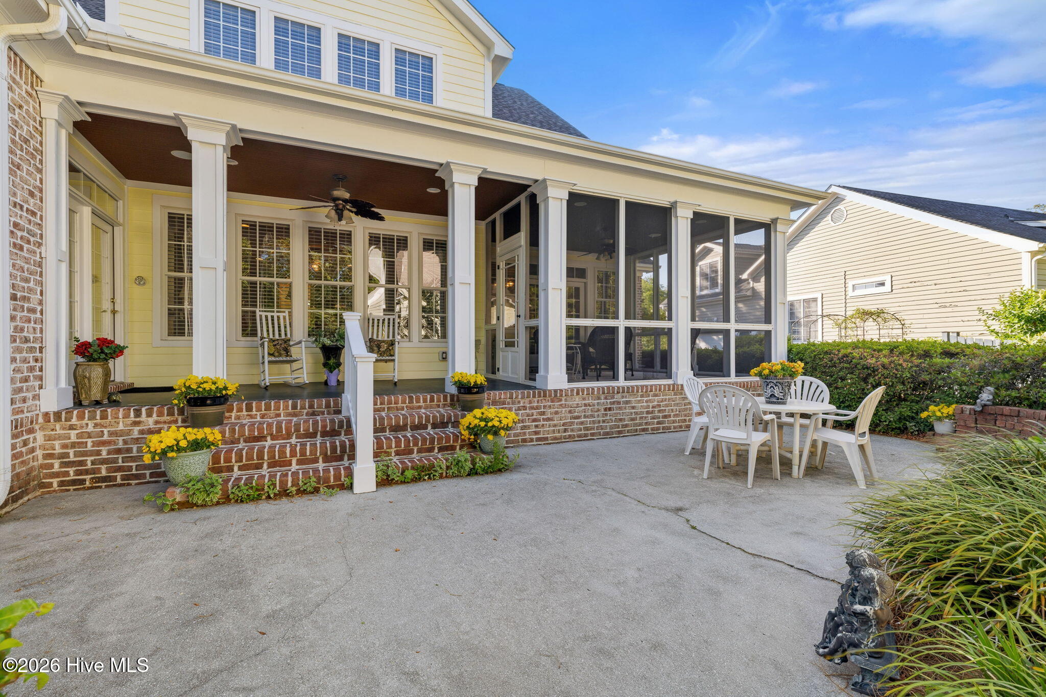 100570394 | Photo 79