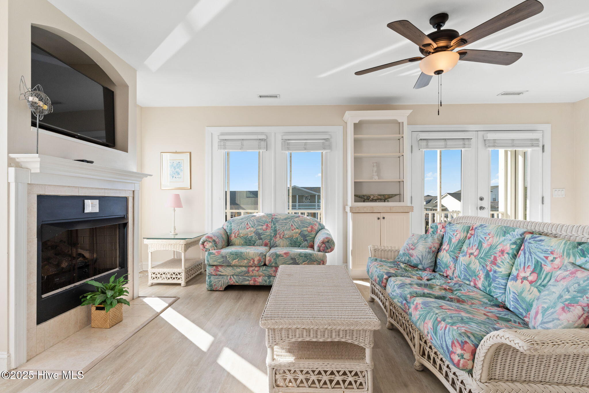 100541460 | Photo 48