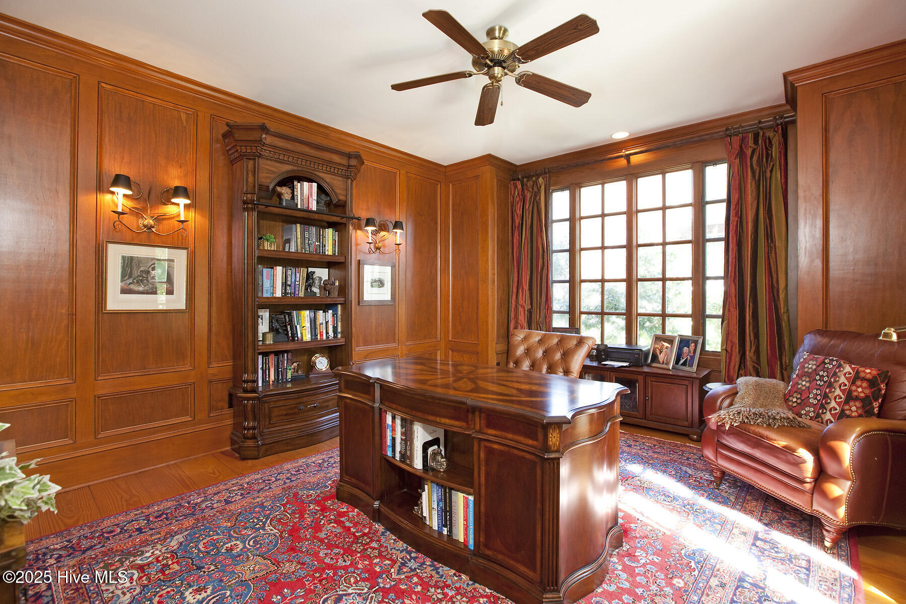 100560338 | Photo 25