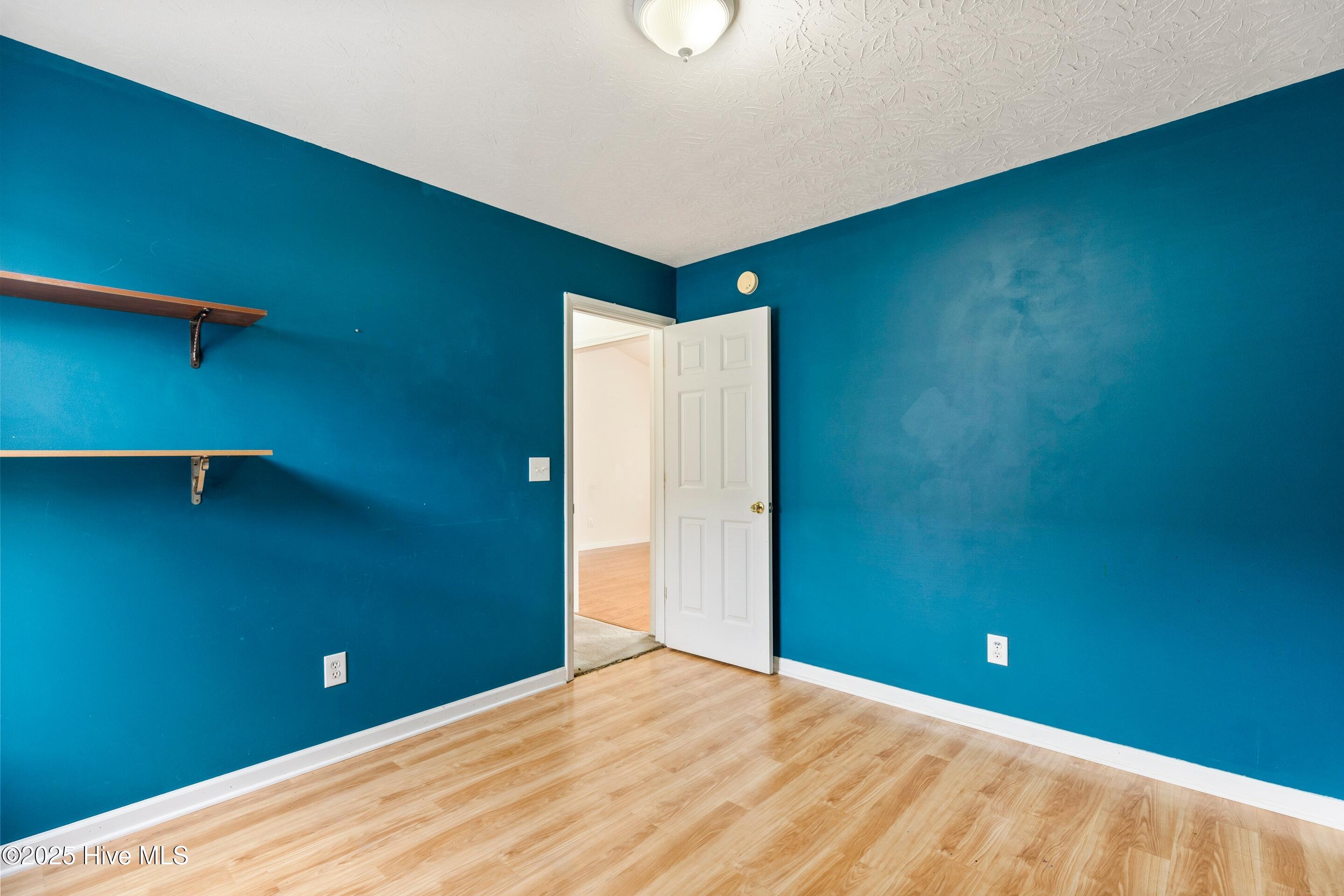 100539007 | Photo 24