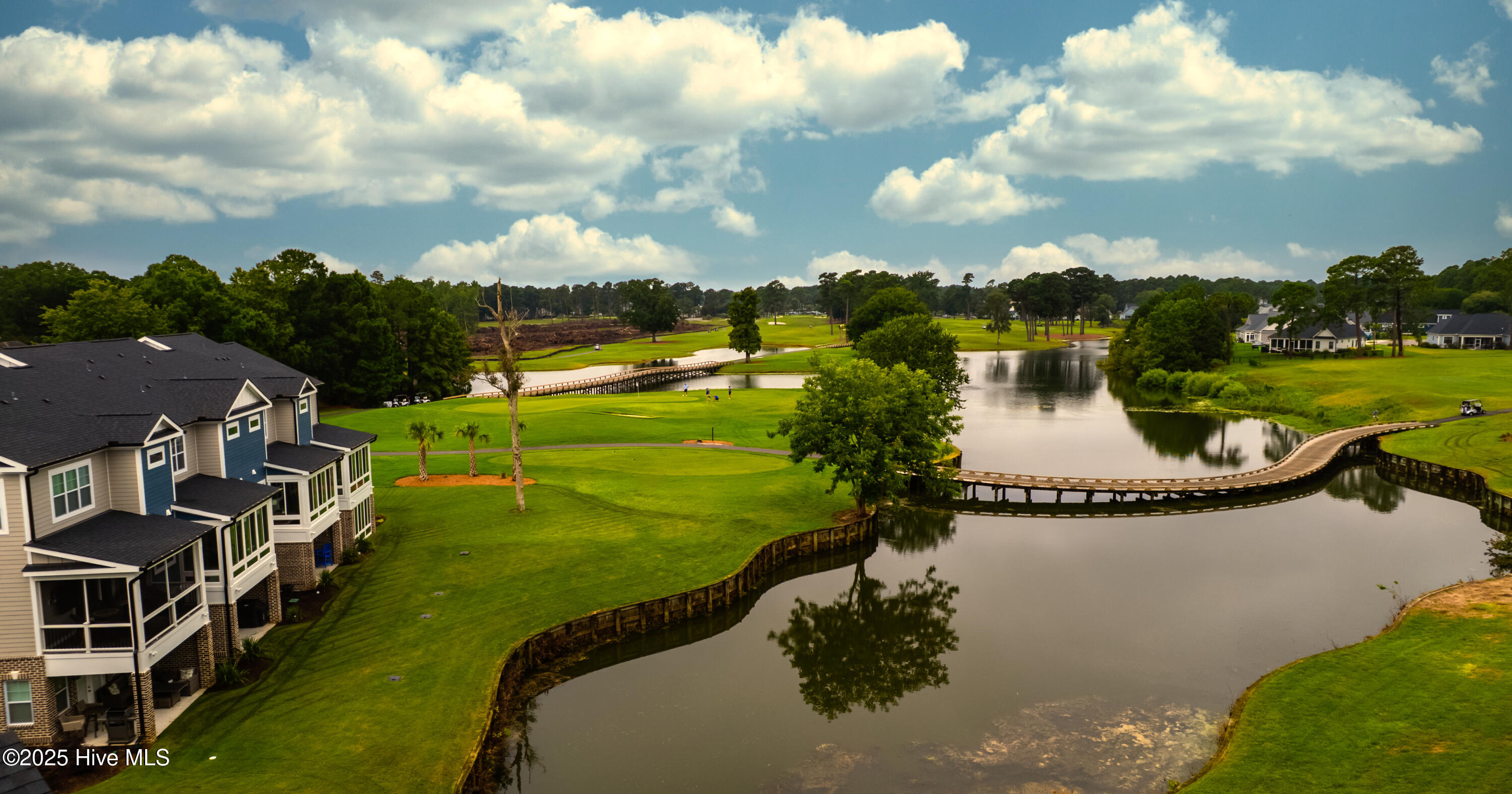 100523933 | Photo 55