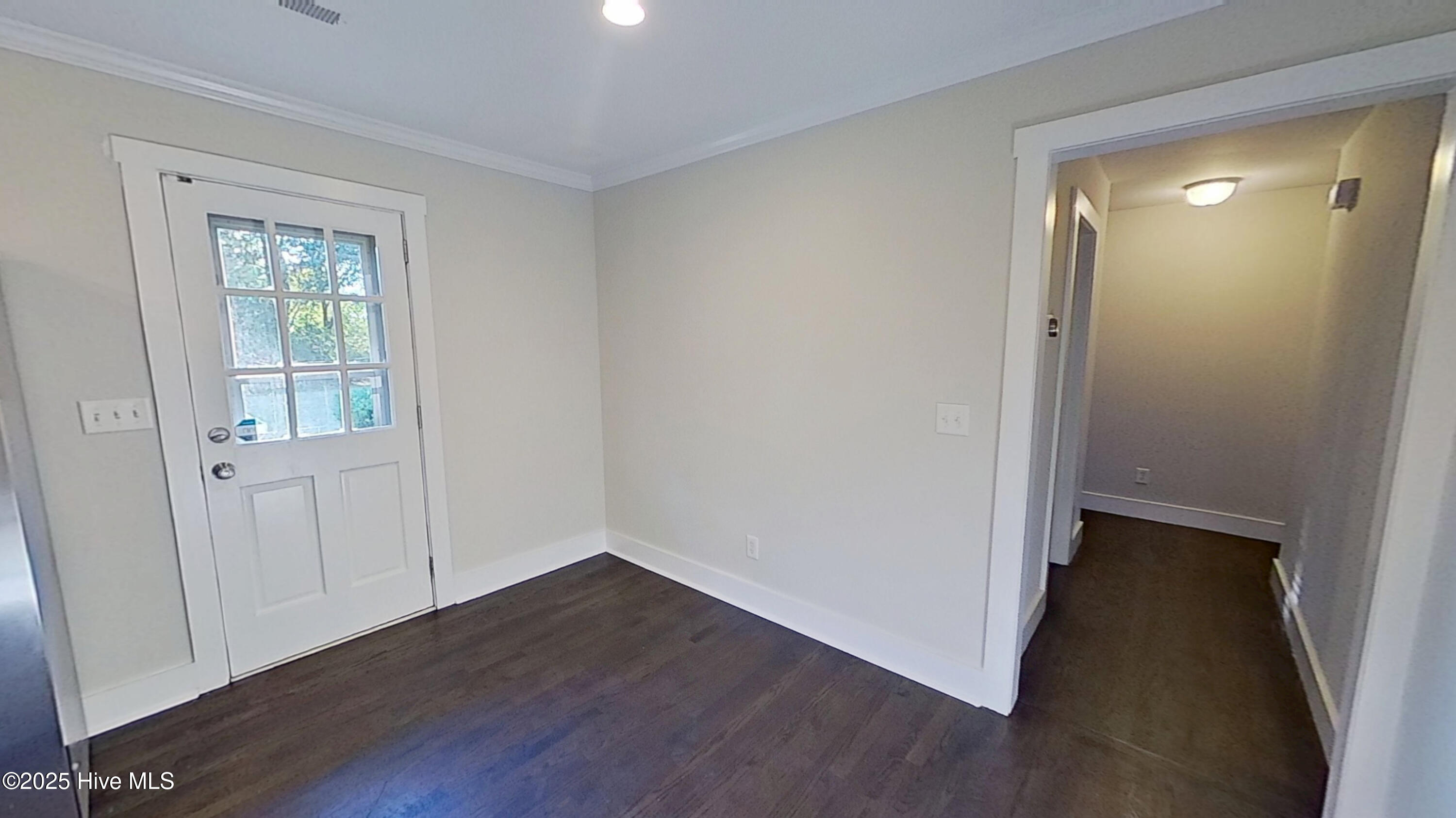 100541307 | Photo 11