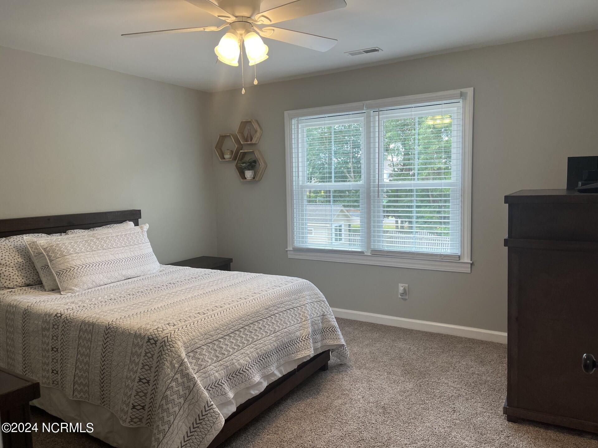 100570144 | Photo 27