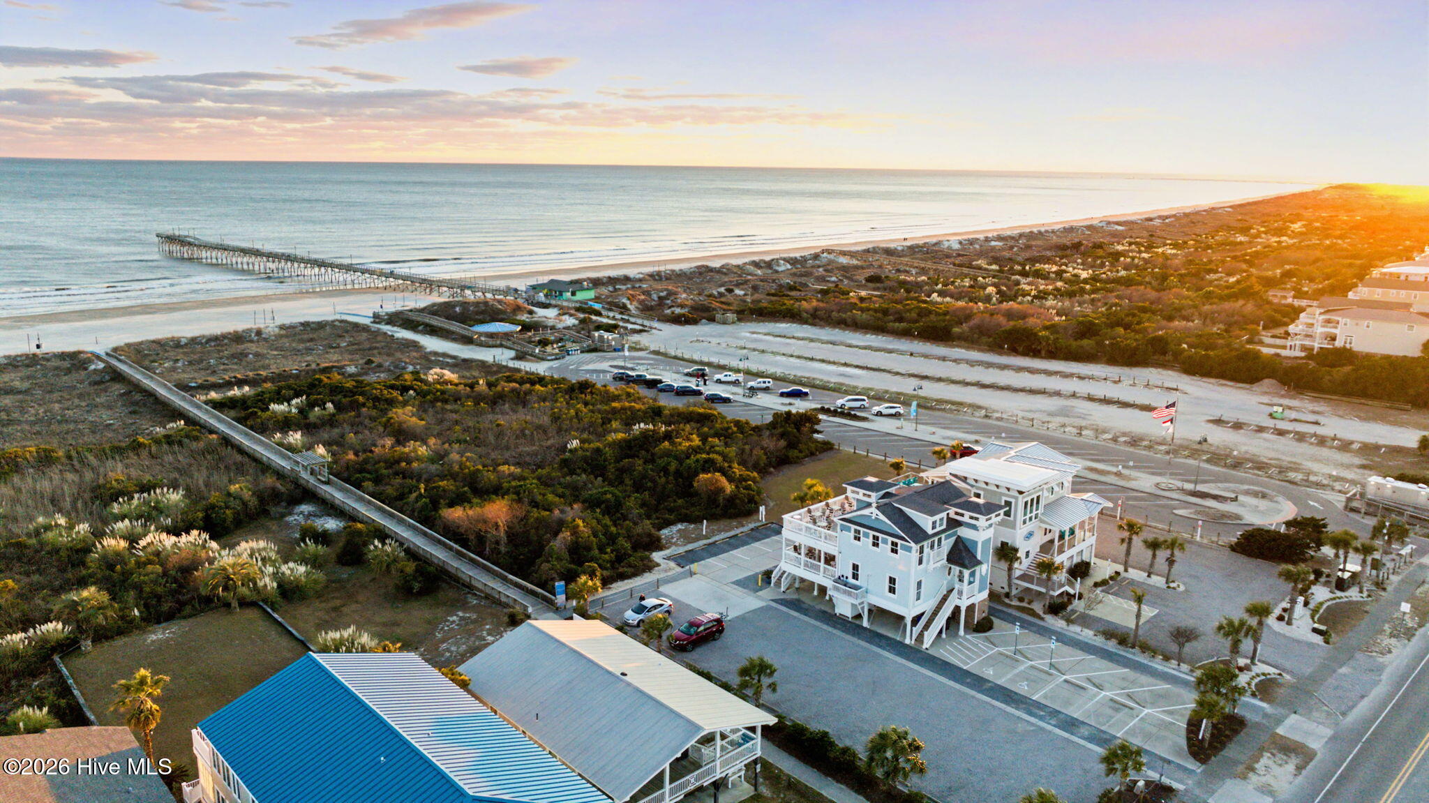 100566153 | Photo 60