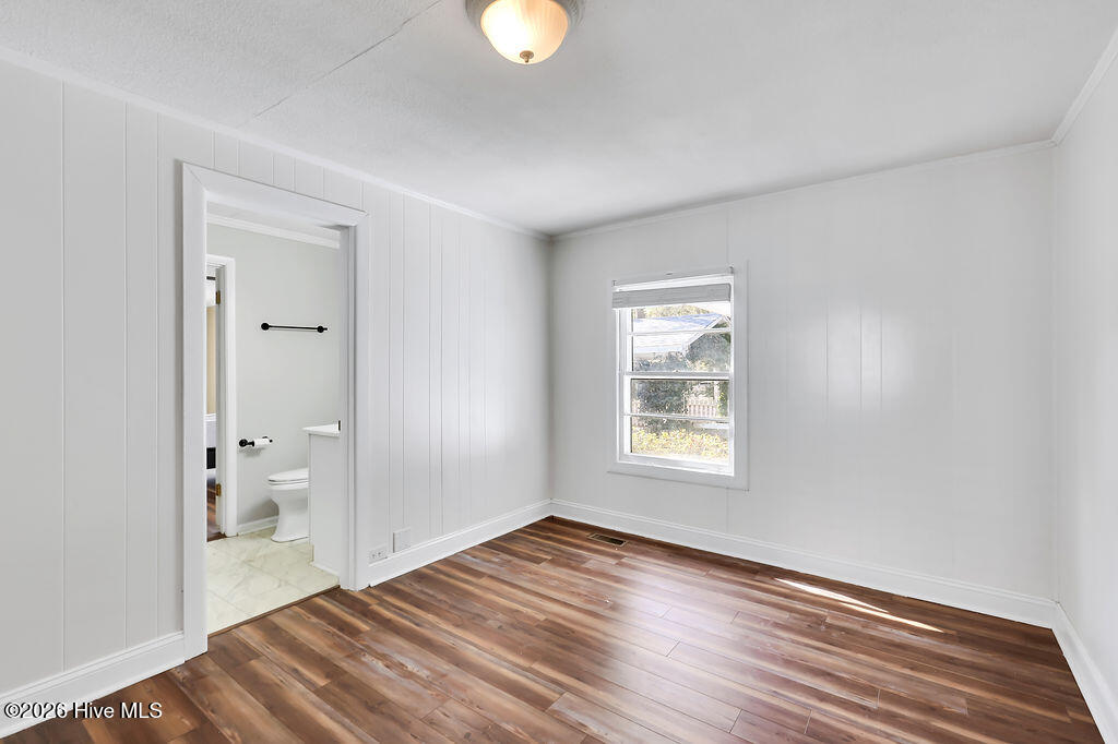 100553001 | Photo 21