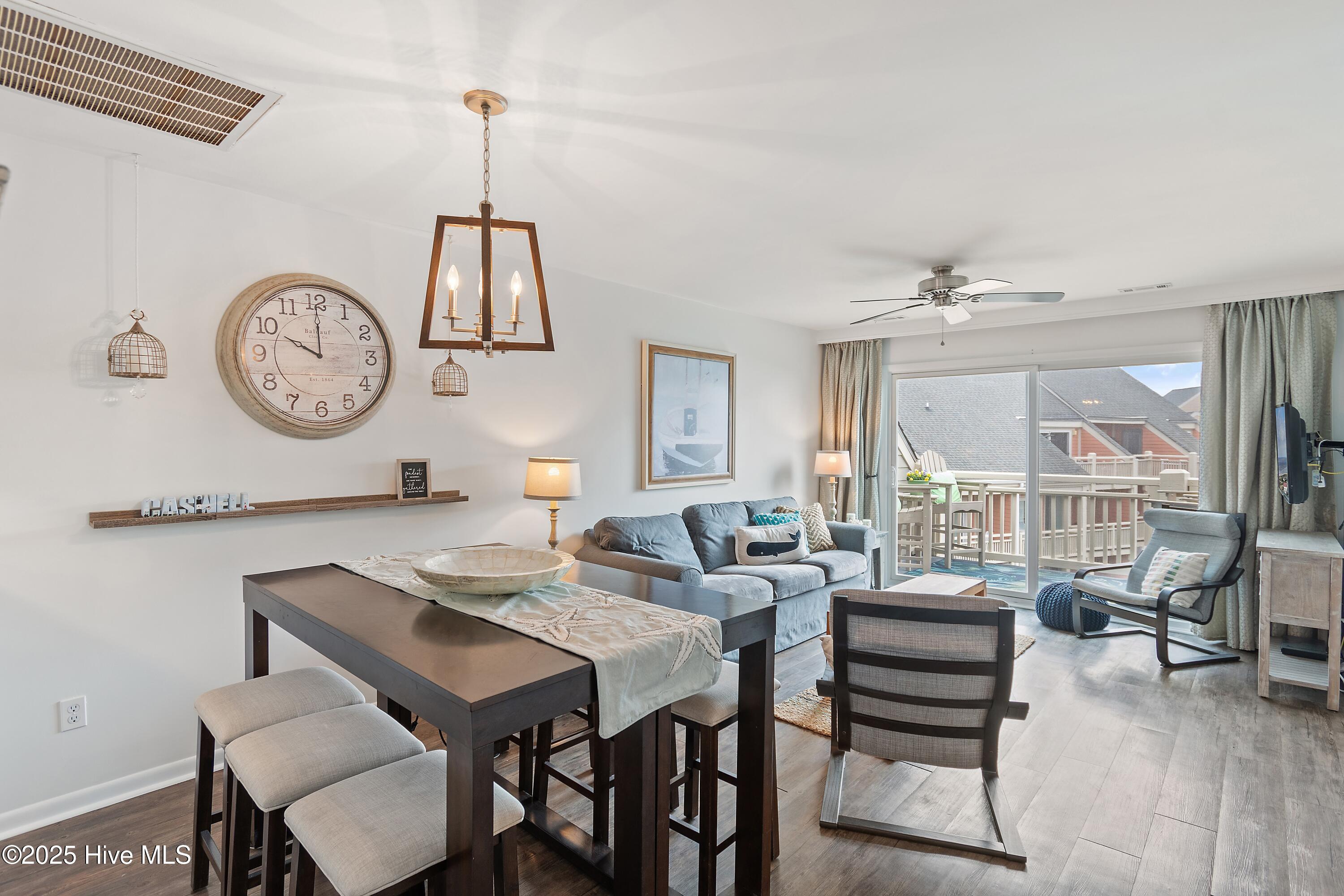 100533789 | Photo 16