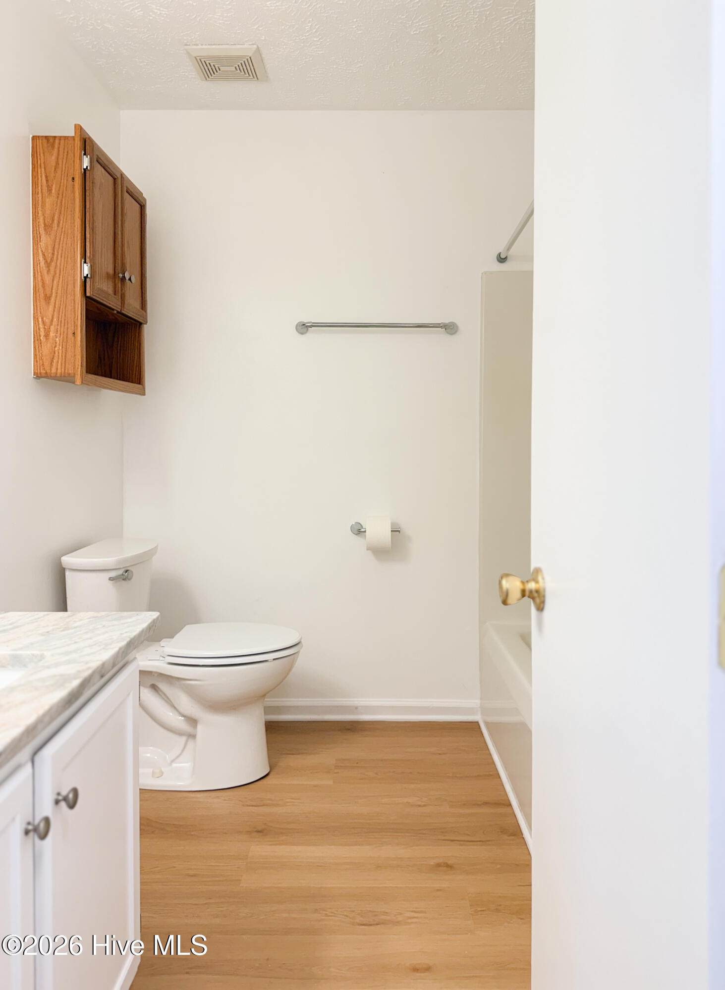 100568255 | Photo 44