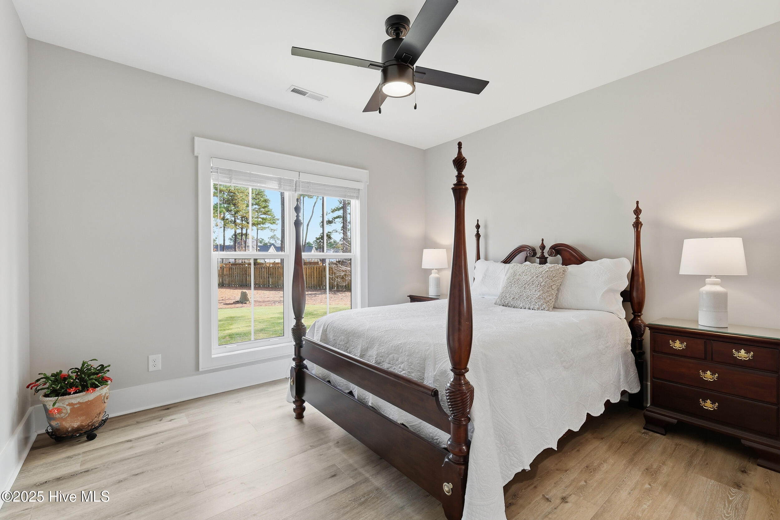 100542294 | Photo 33