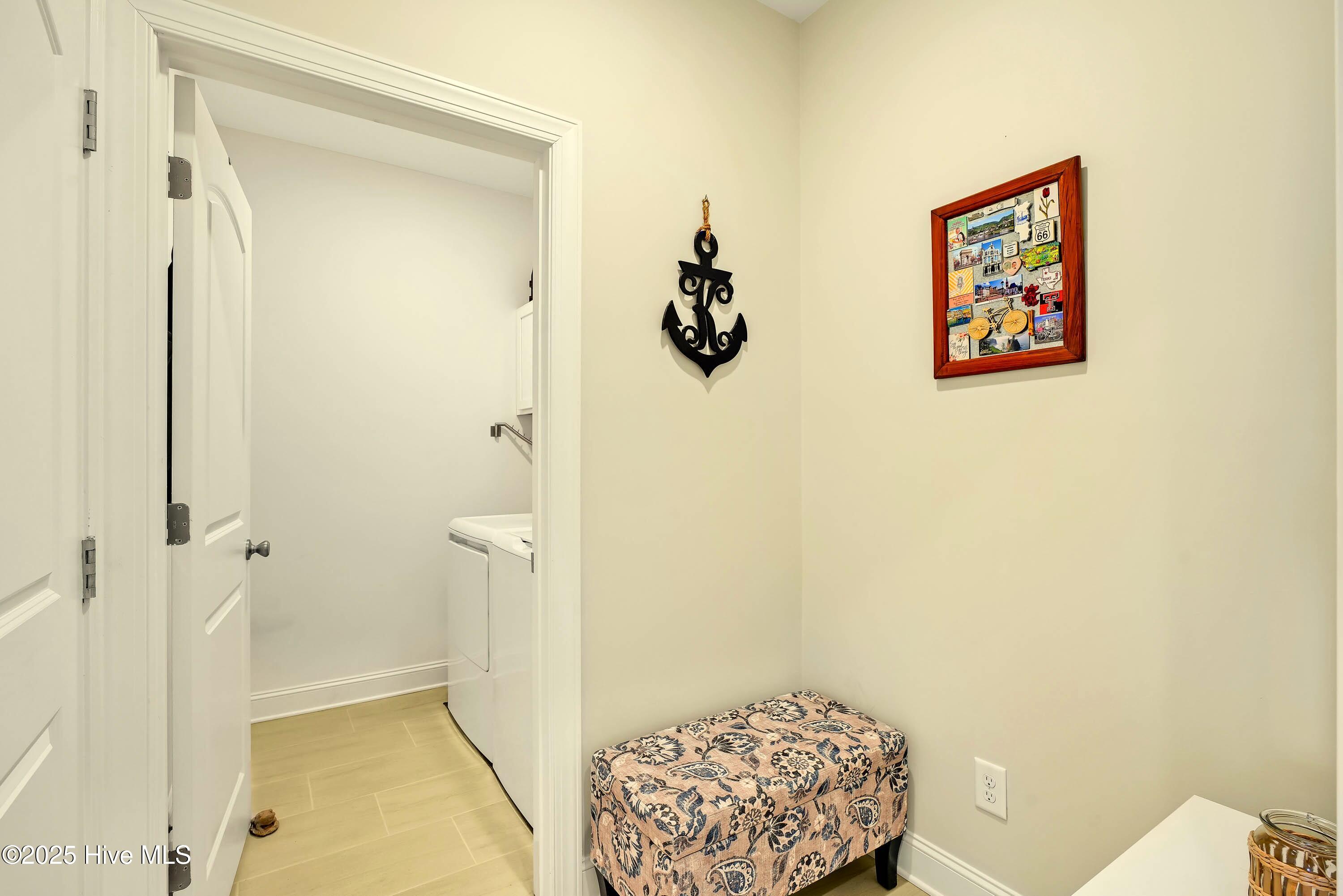 100545300 | Photo 13