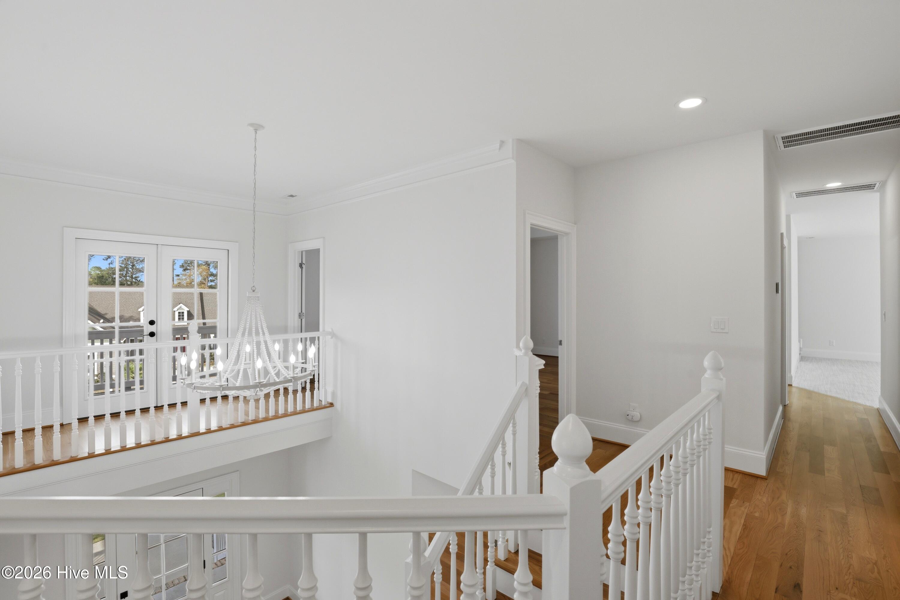 100562697 | Photo 30