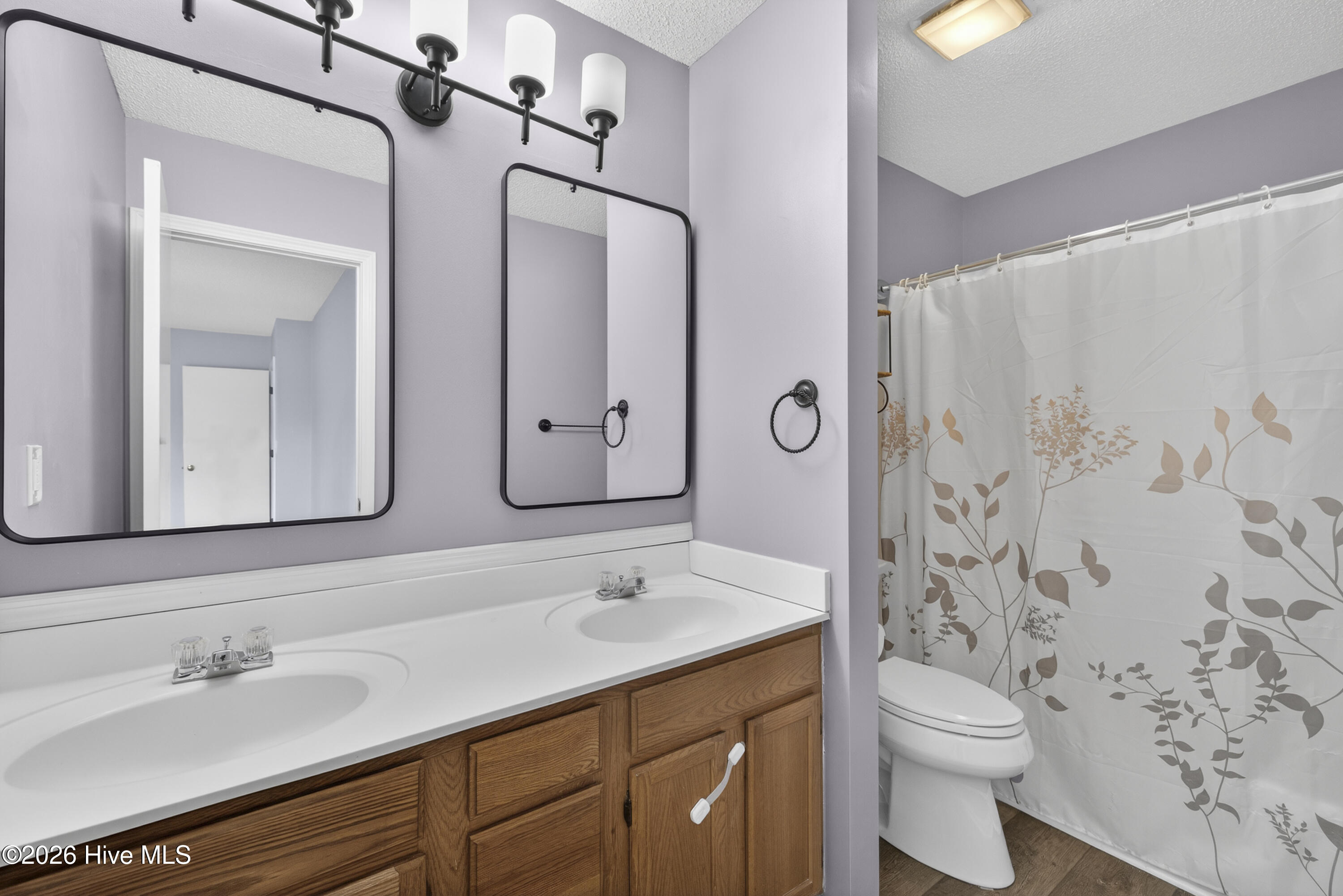 100563145 | Photo 15