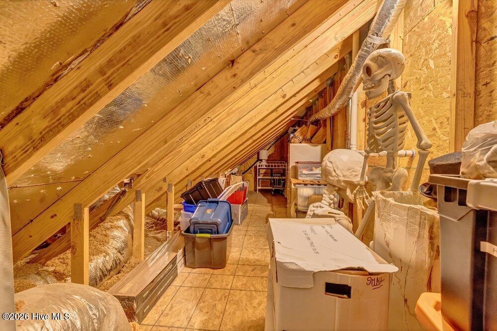 100555857 | Photo 38