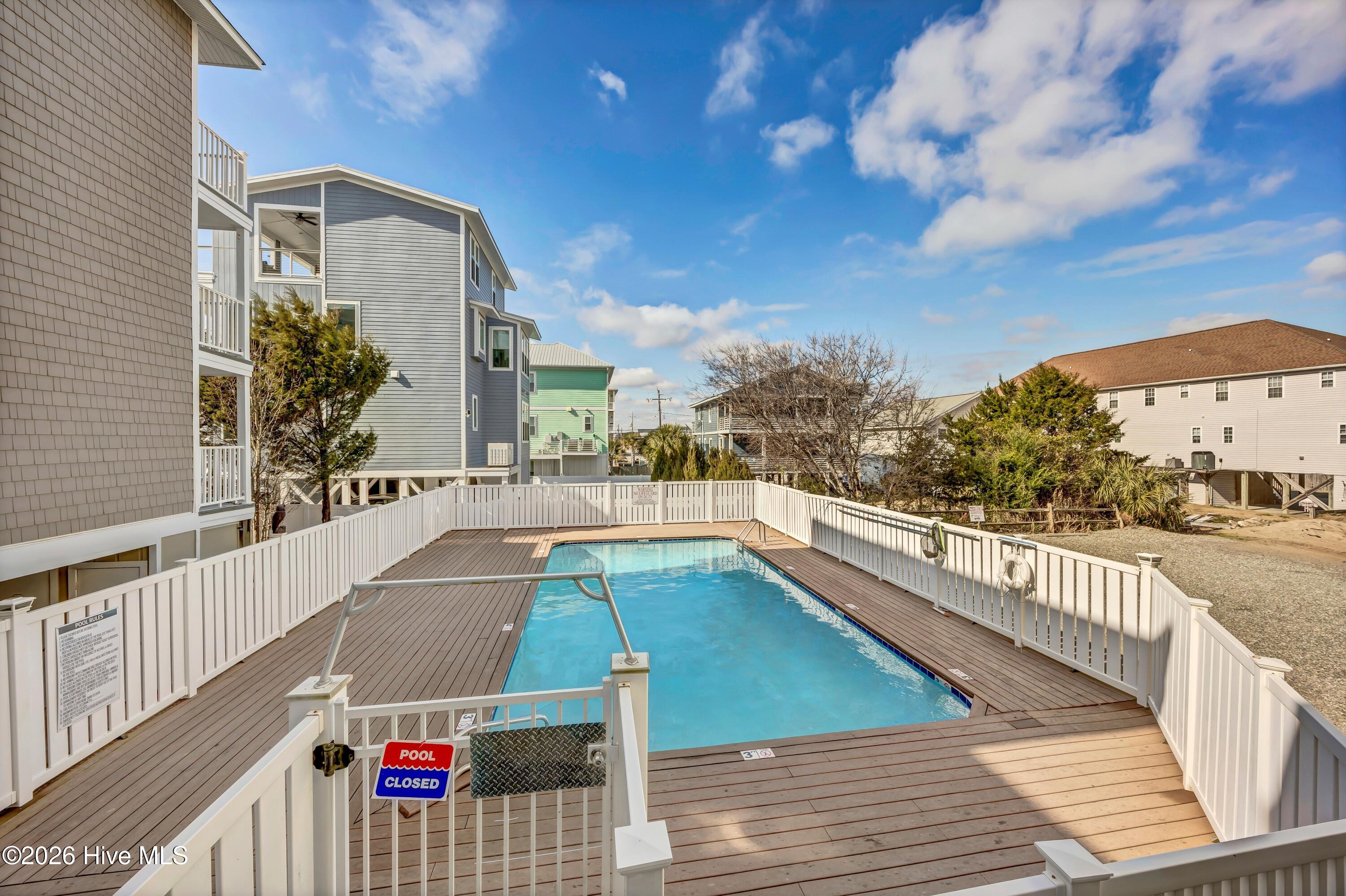 100552249 | Photo 28