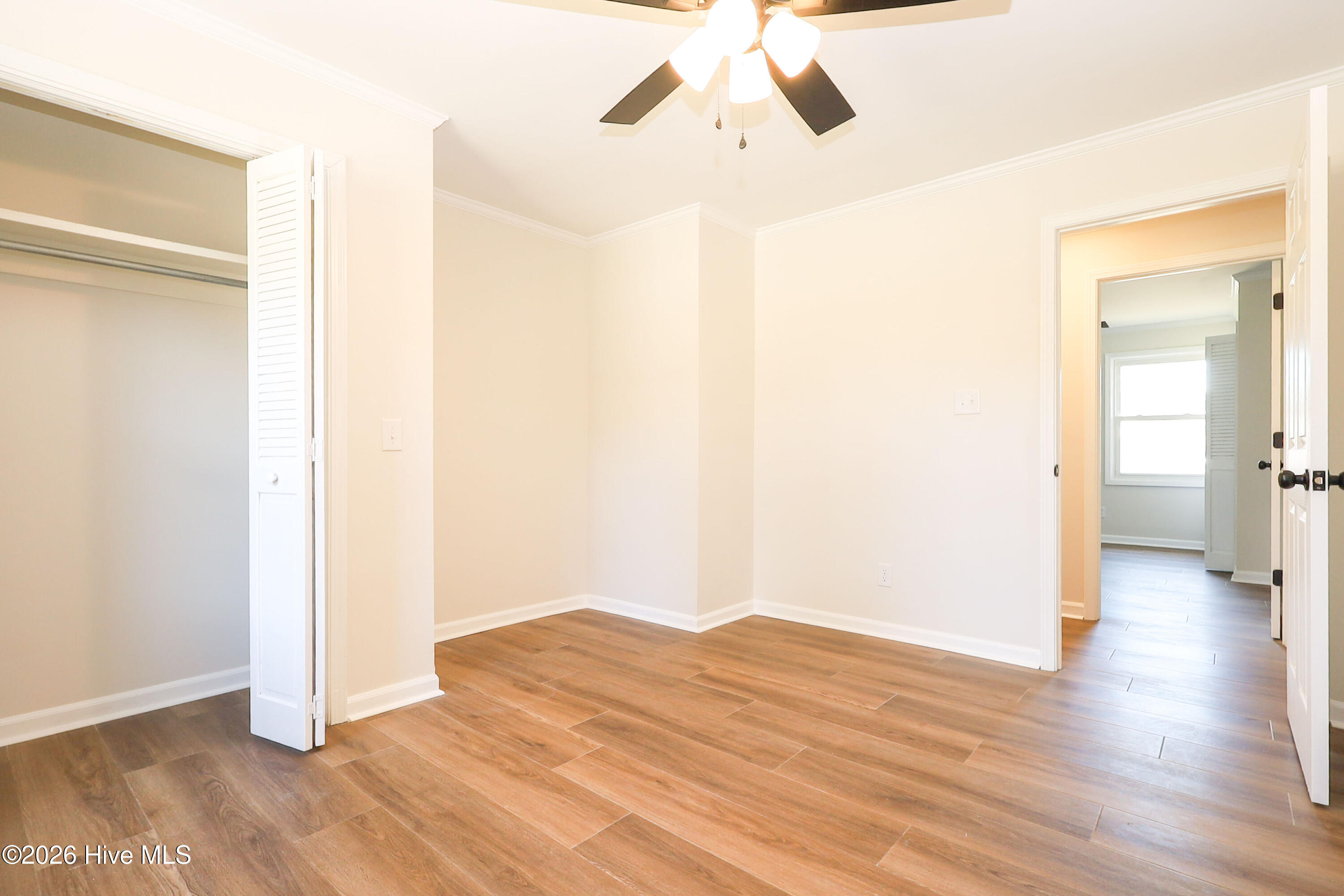 100556838 | Photo 26