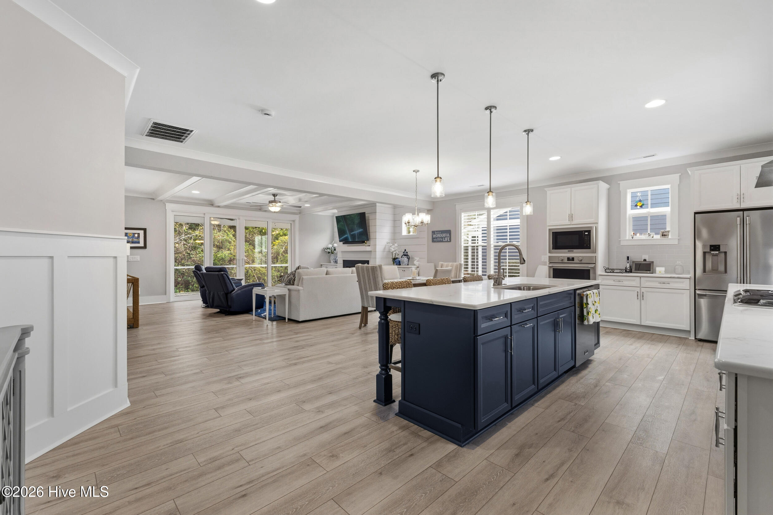 100560170 | Photo 12