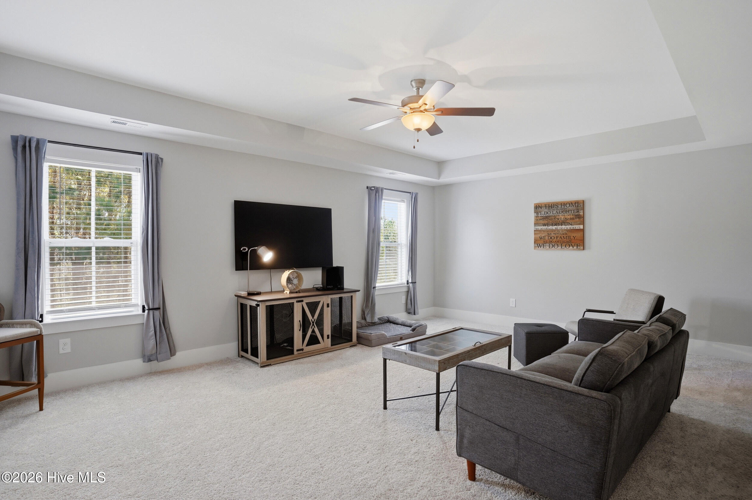 100565471 | Photo 45