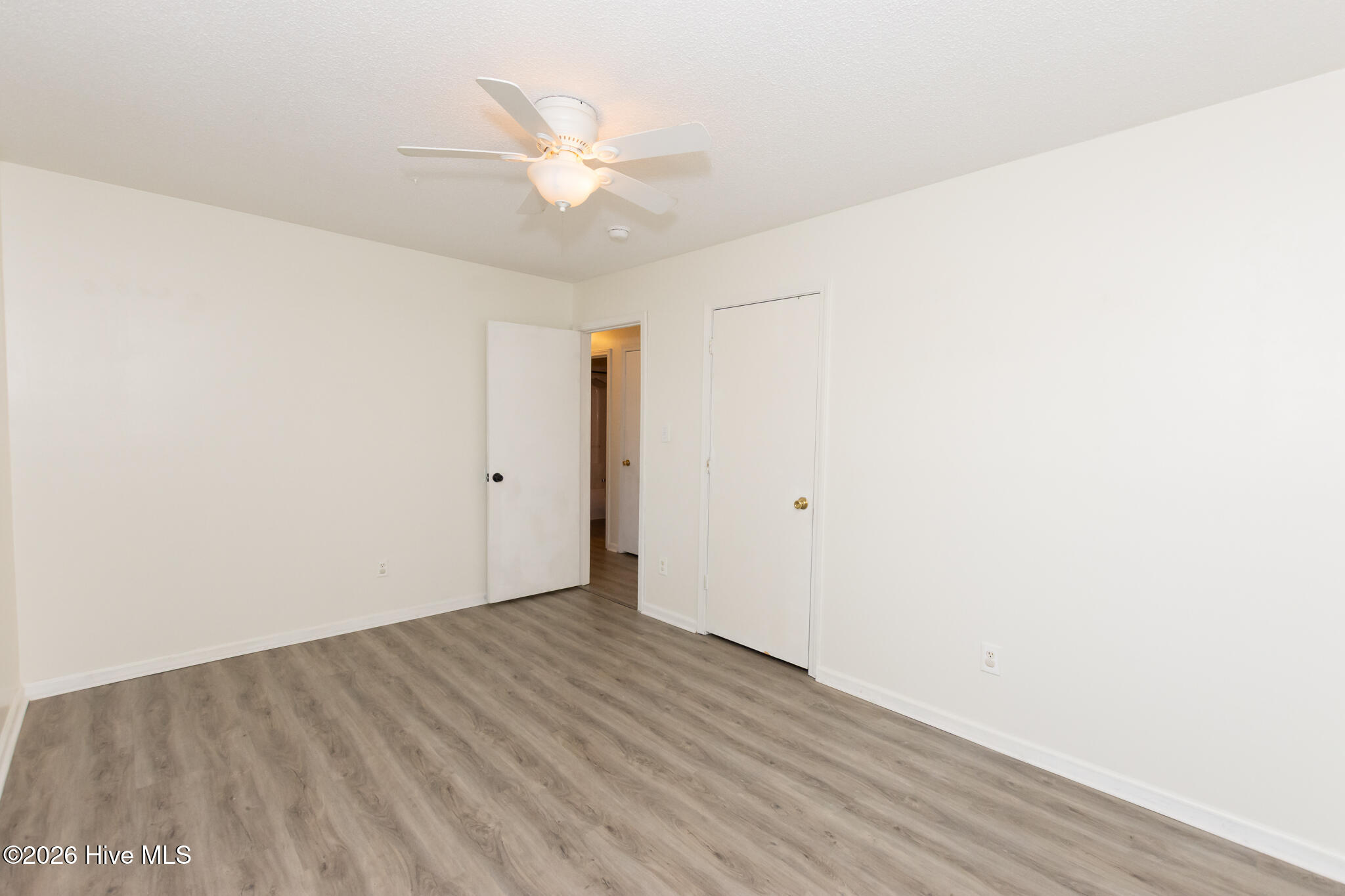 100550624 | Photo 31