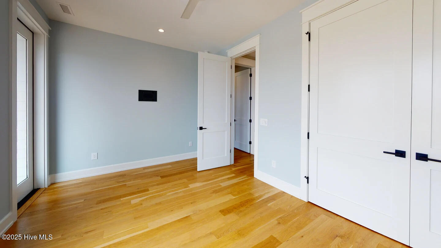 100514796 | Photo 23