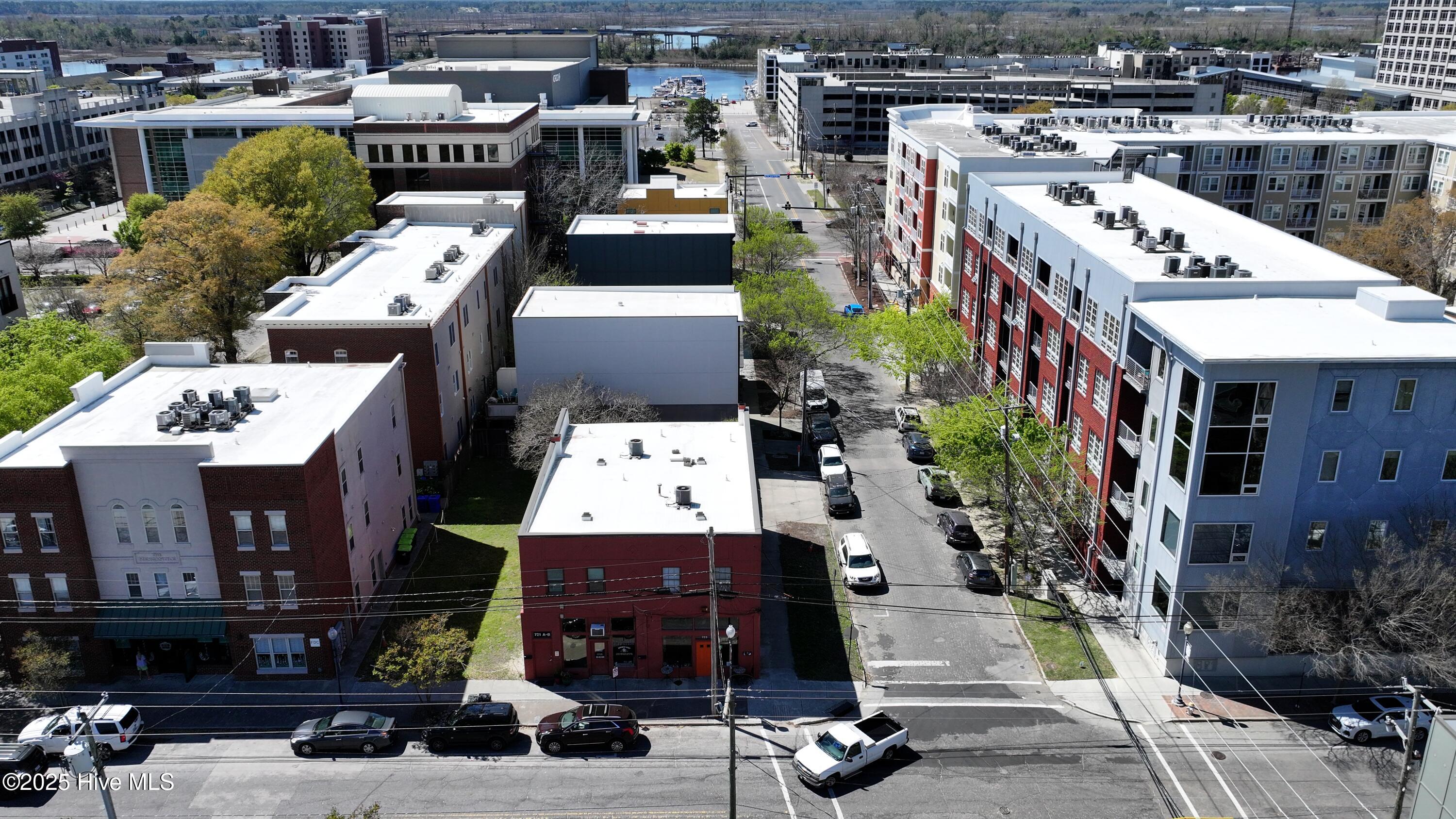 100543884 | Photo 36