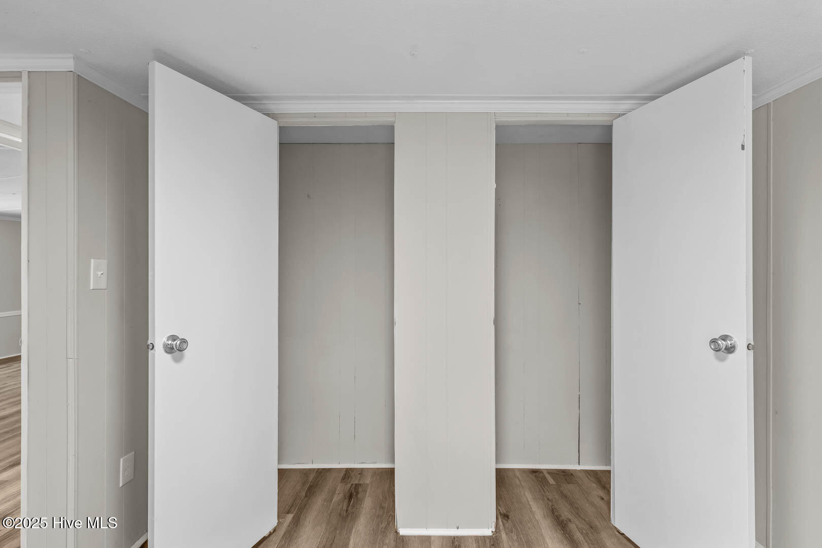 100565795 | Photo 27