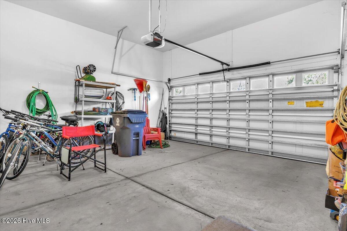 100550365 | Photo 44