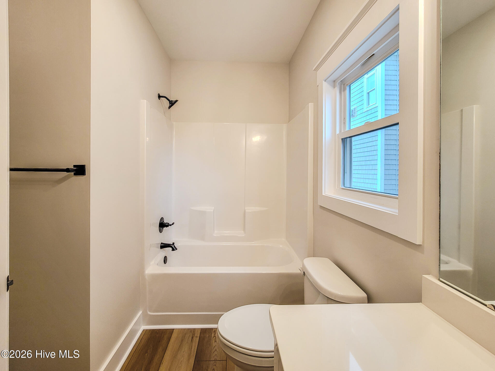 100553642 | Photo 41