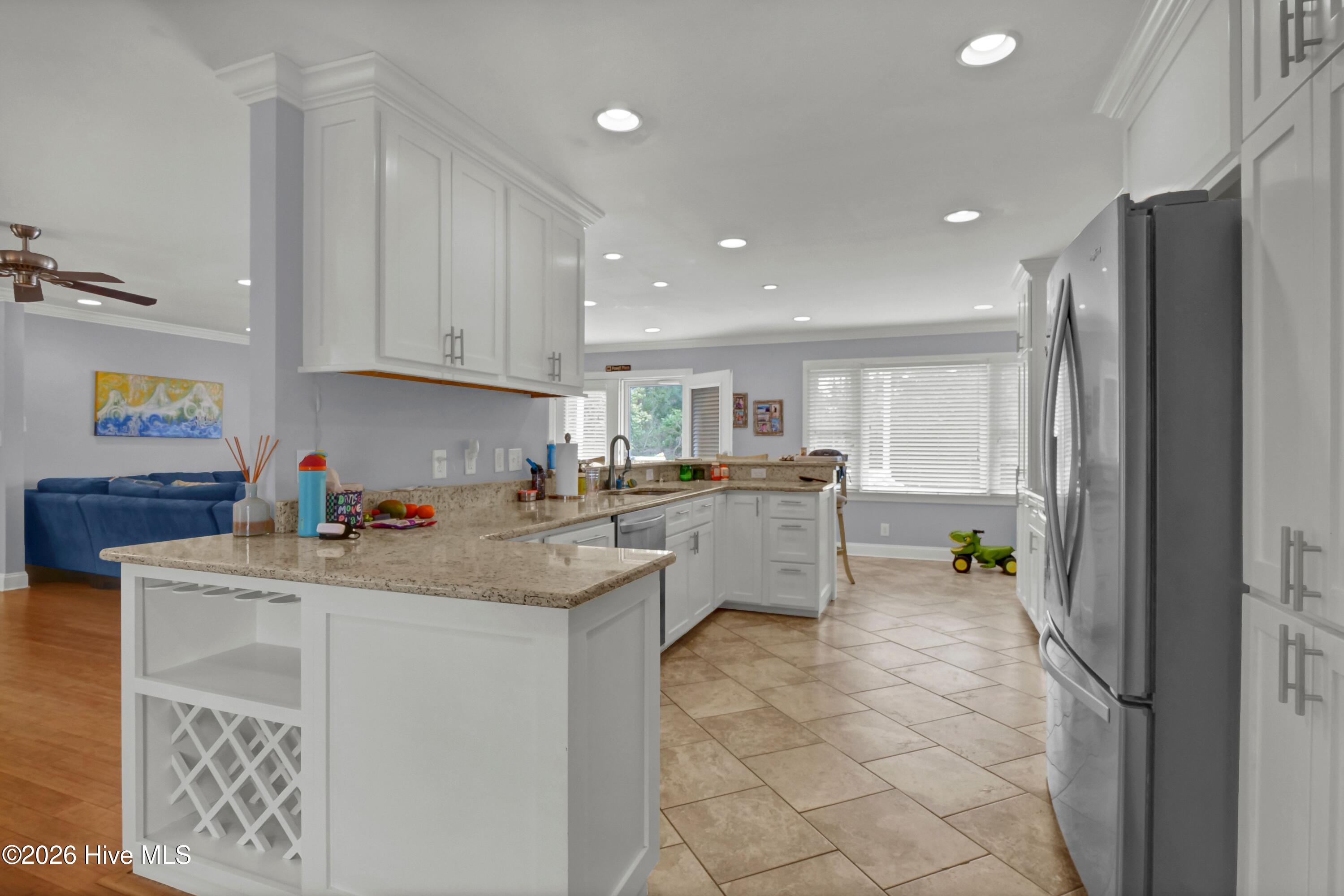 100557550 | Photo 12