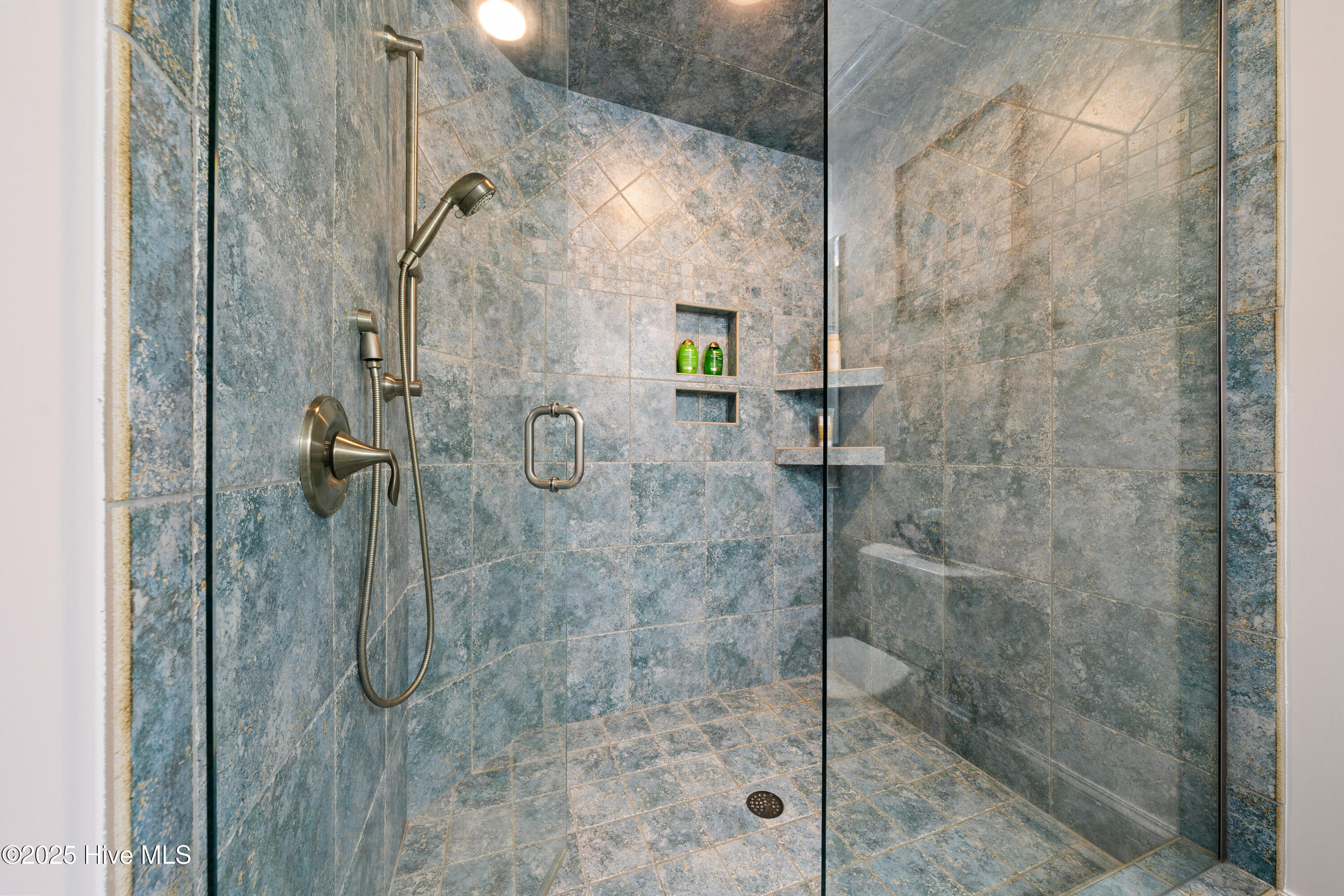 100541249 | Photo 30