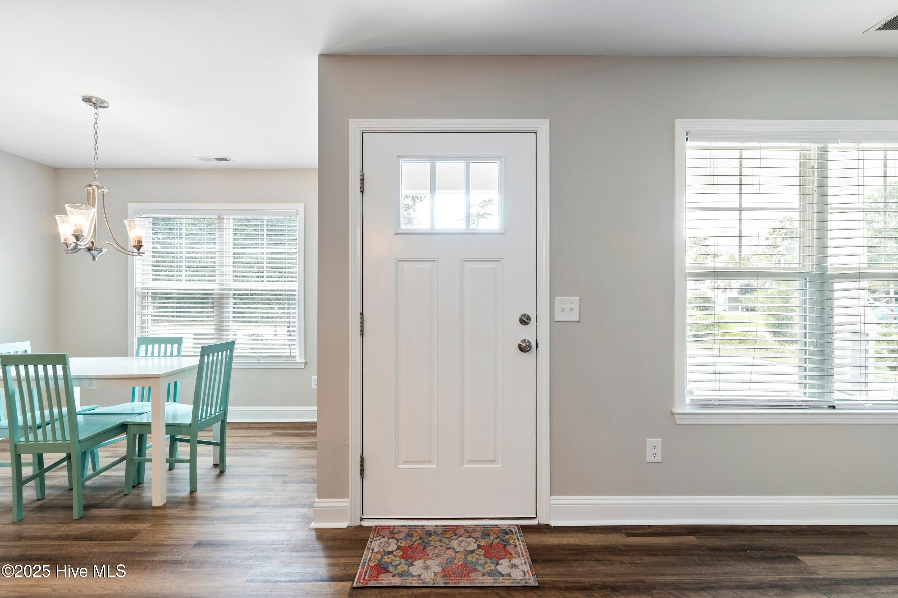 100523532 | Photo 14