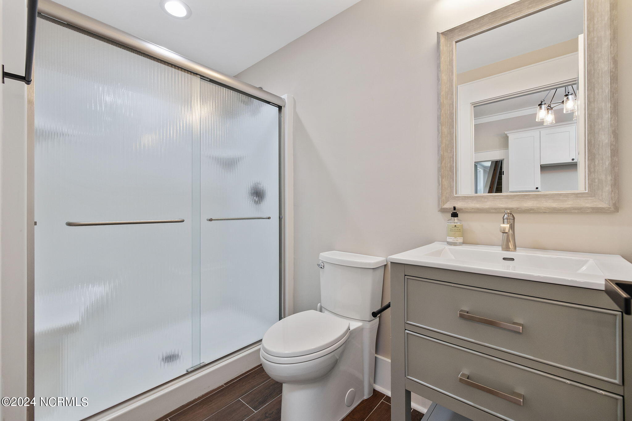 100453856 | Photo 37