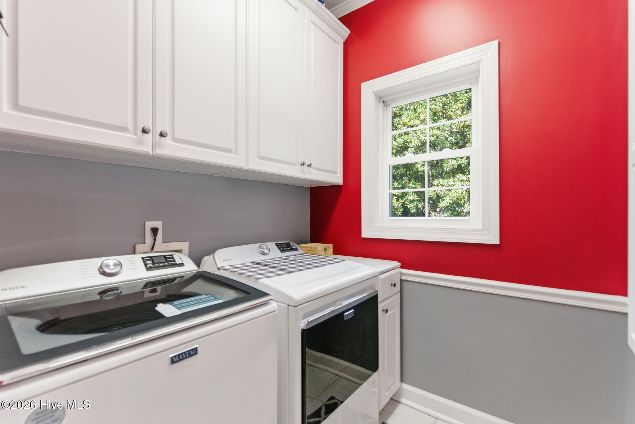 100570615 | Photo 24