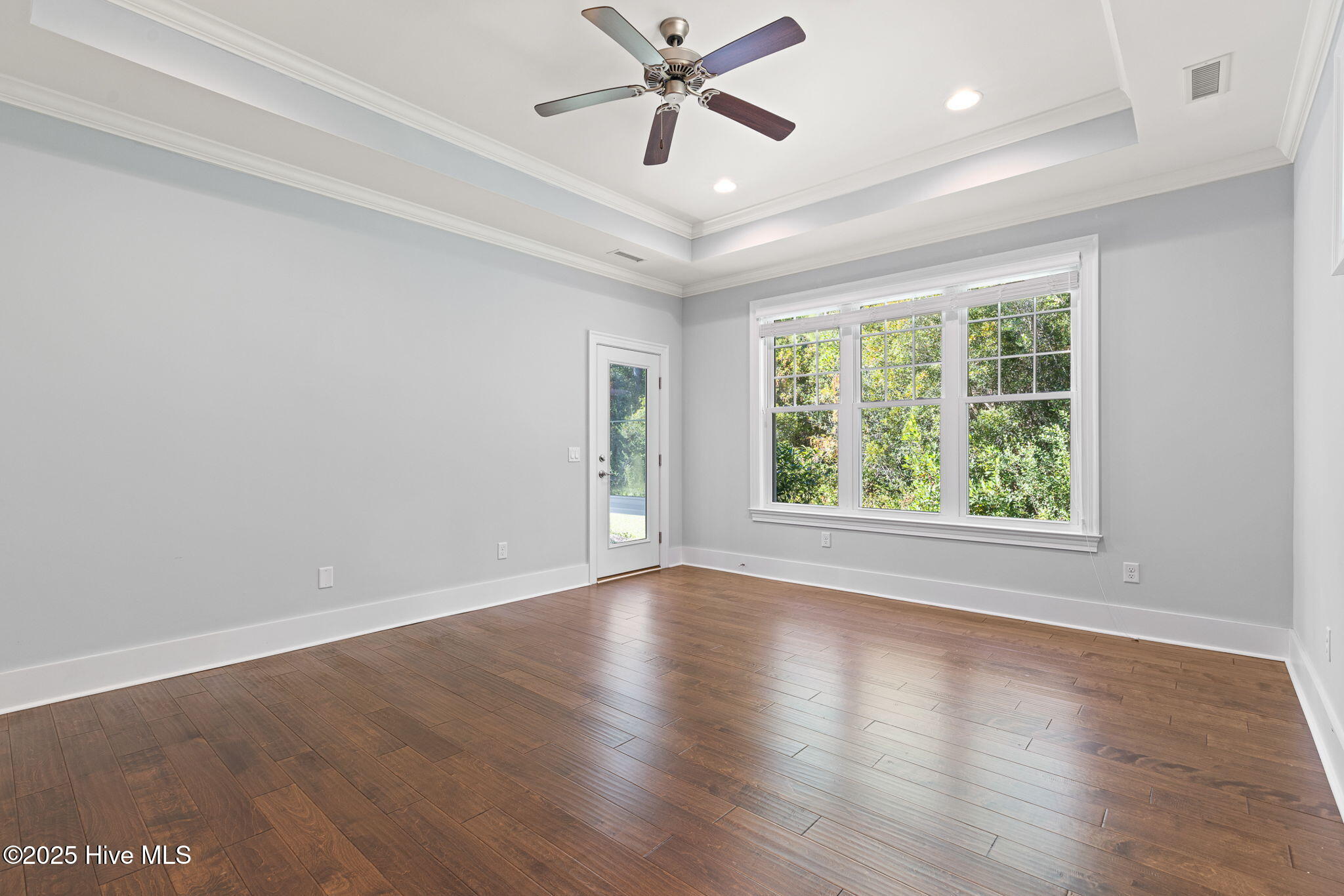 100542044 | Photo 29