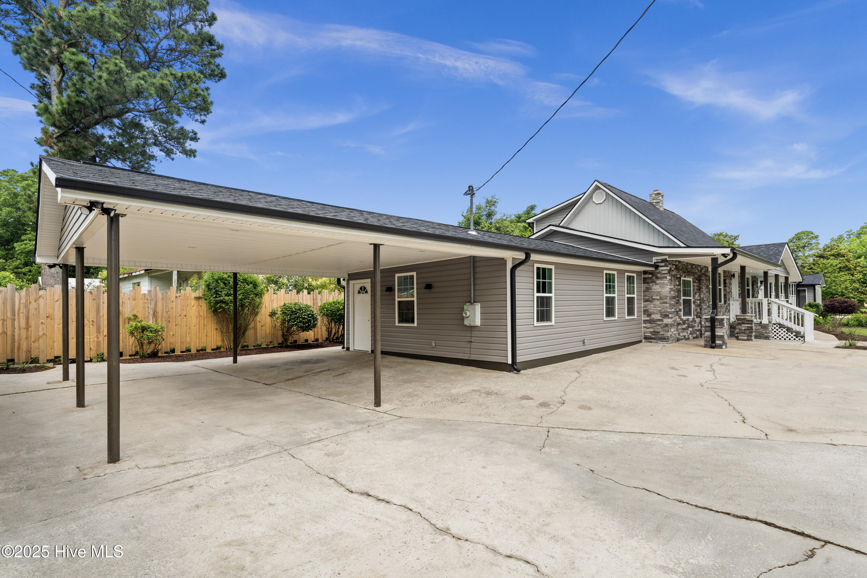 Homes for sale in Roseboro, NC | 705 Bullard St, Roseboro, NC 28382 | MLS# 100547392