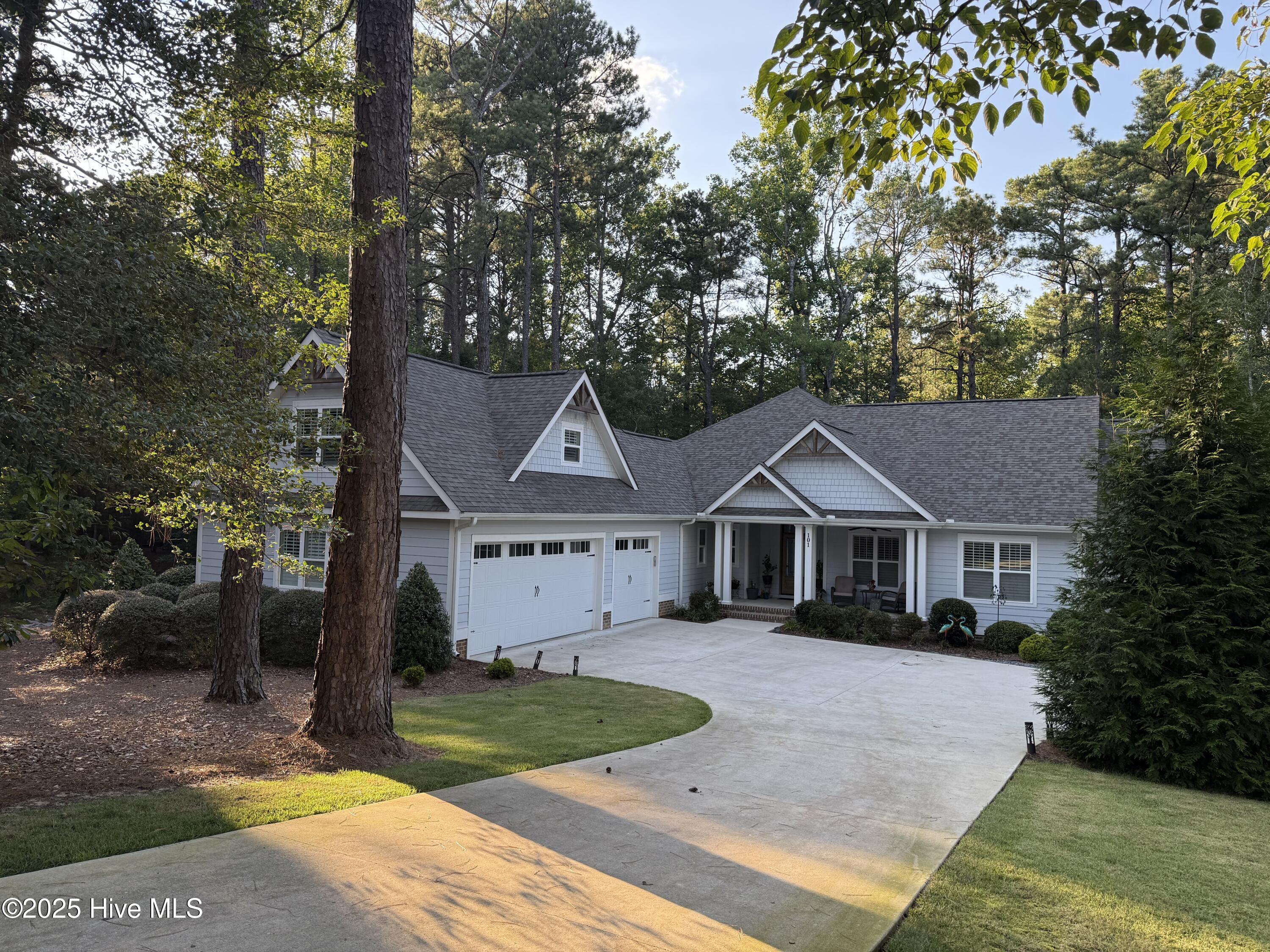 Homes for sale in Pinehurst, NC | 101 Stoneykirk Dr, Pinehurst, NC 28374 | MLS# 100534865