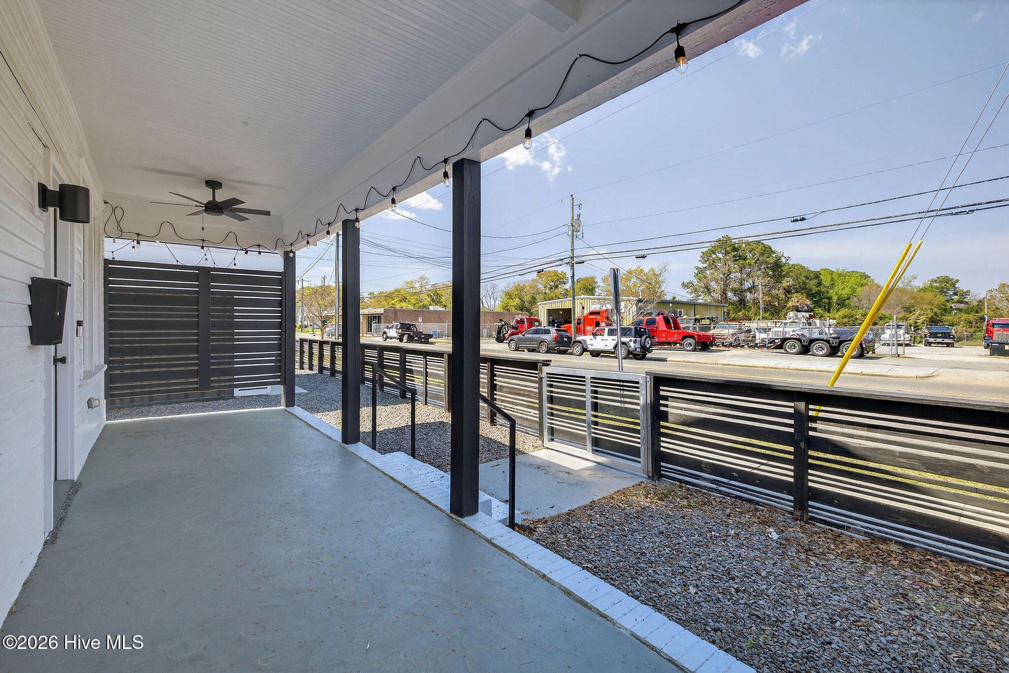 100563624 | Photo 31