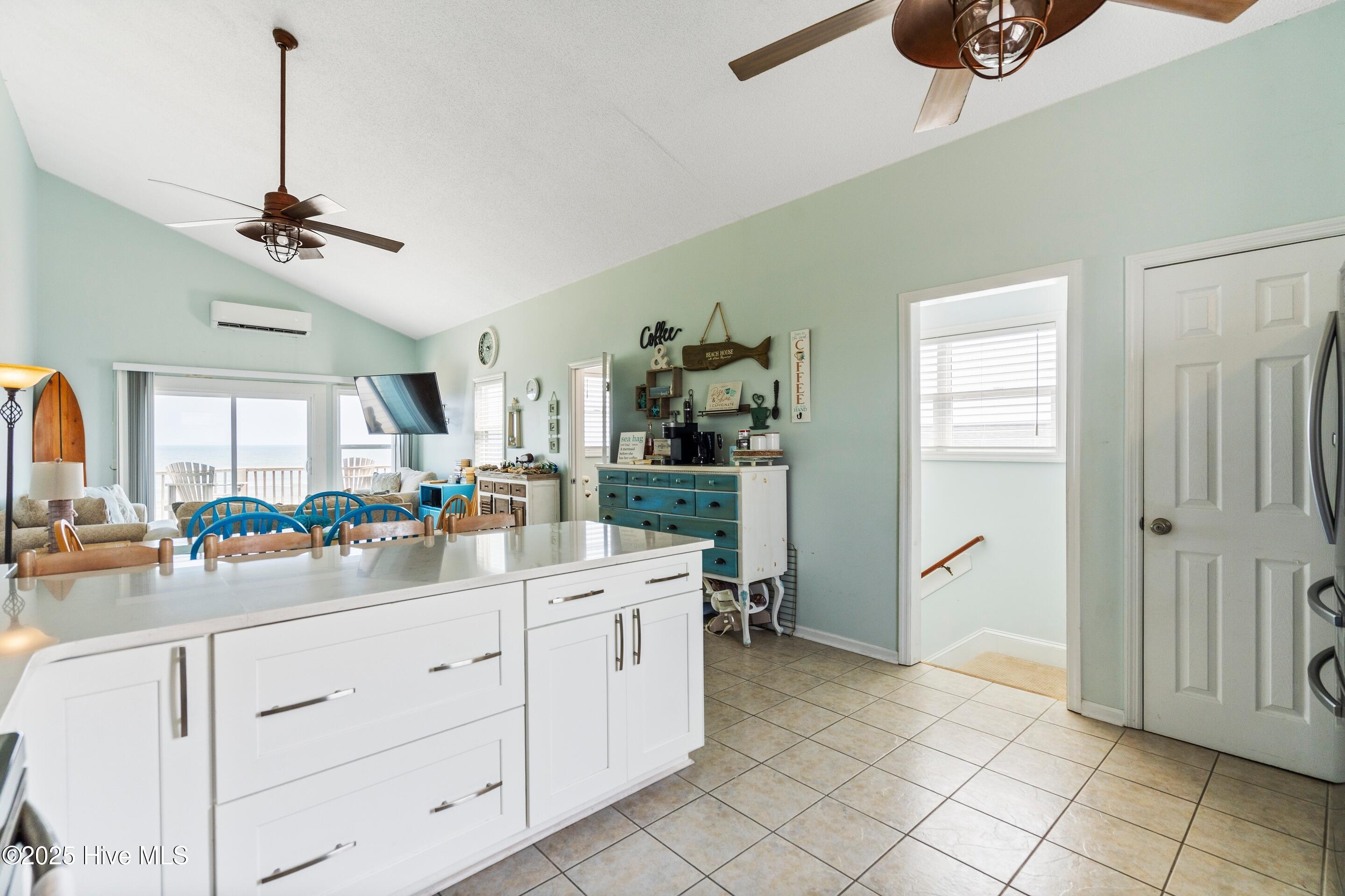 100514835 | Photo 37