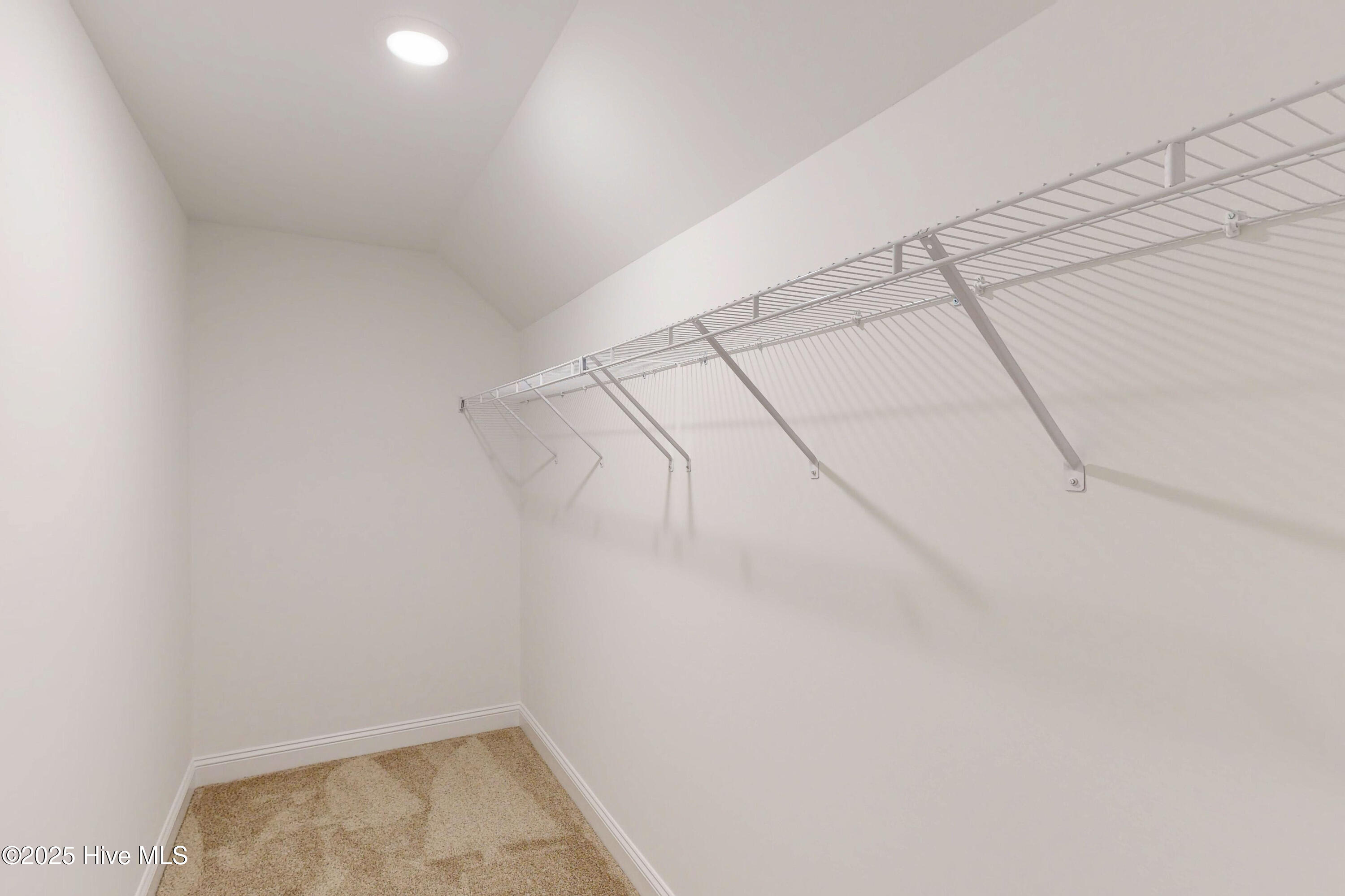 100493013 | Photo 18