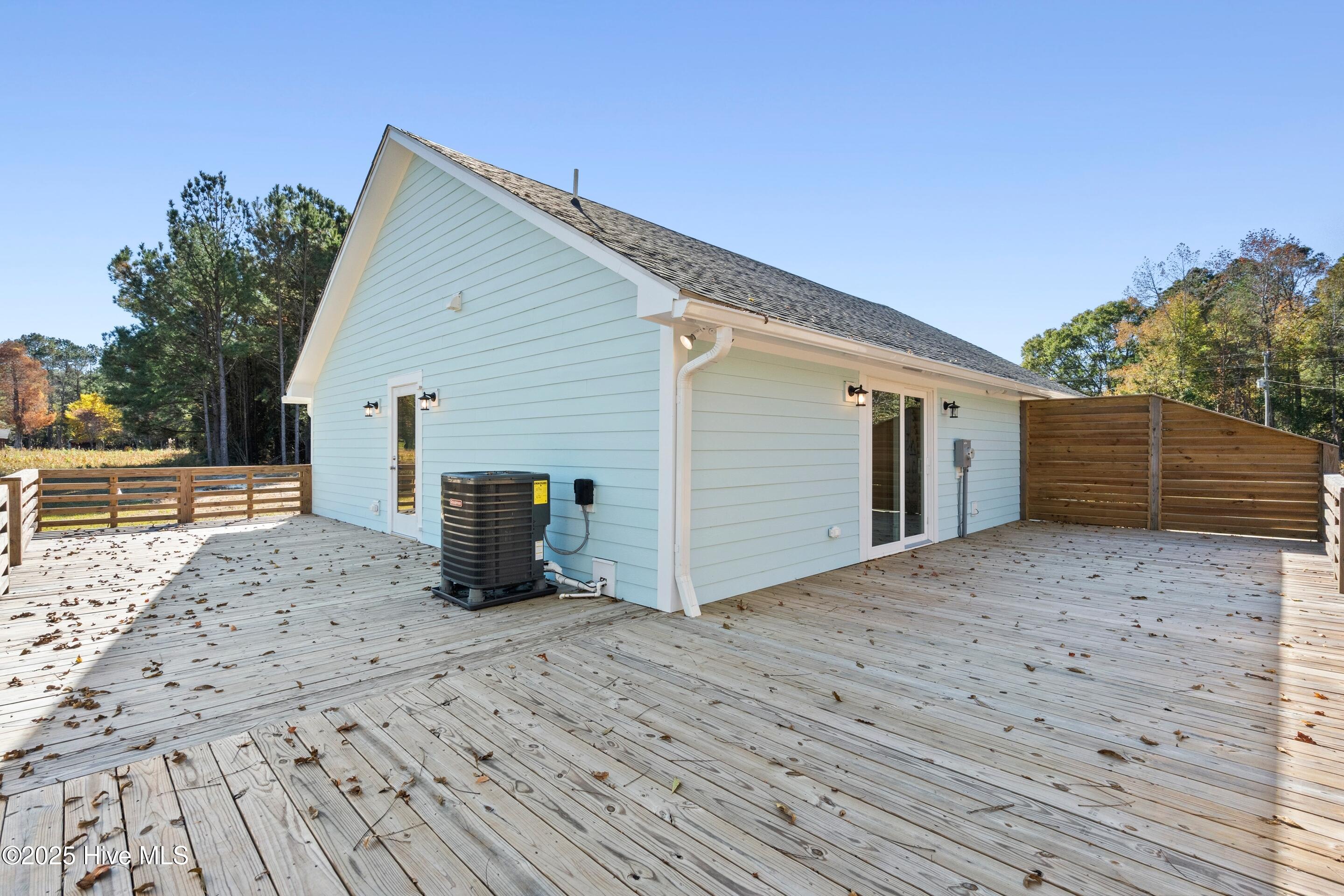 100545908 | Photo 36