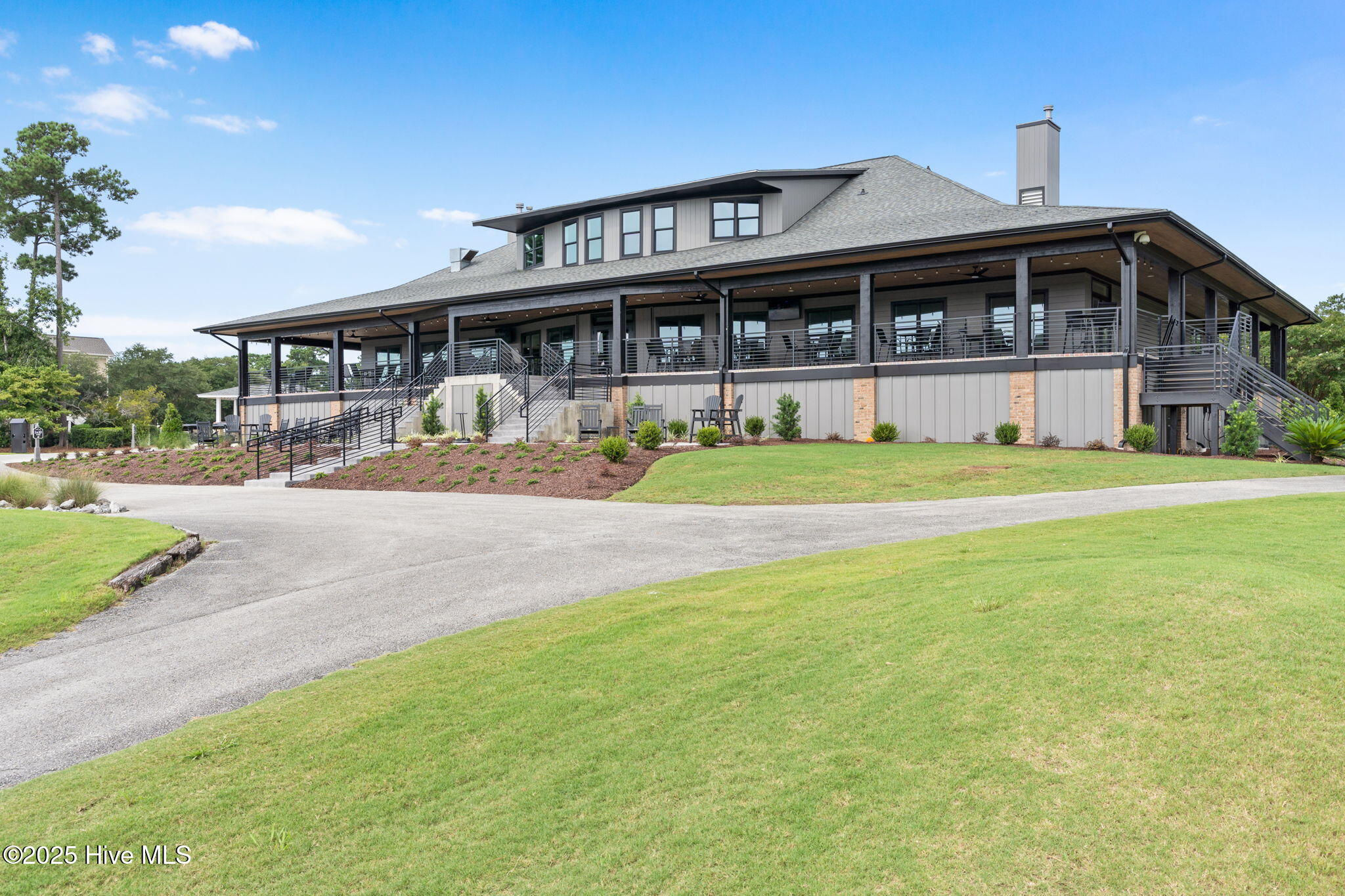 100521127 | Photo 19