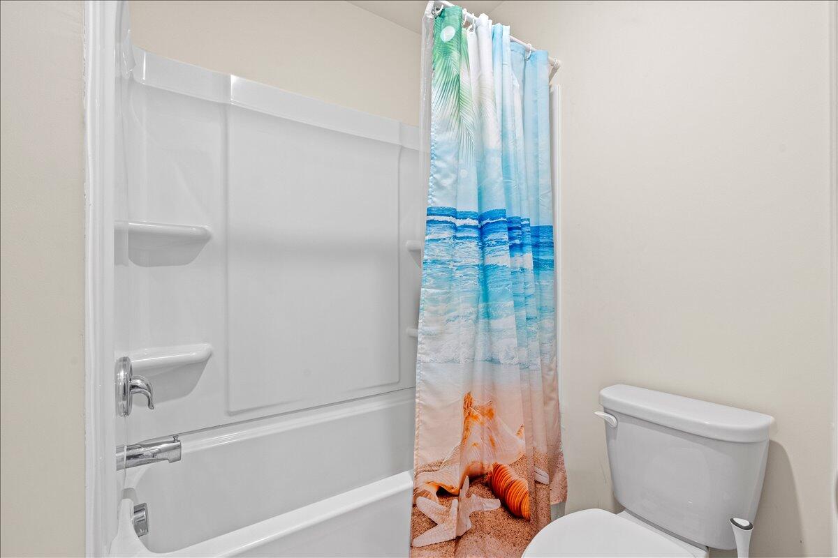 26-Jack & Jill Bathroom