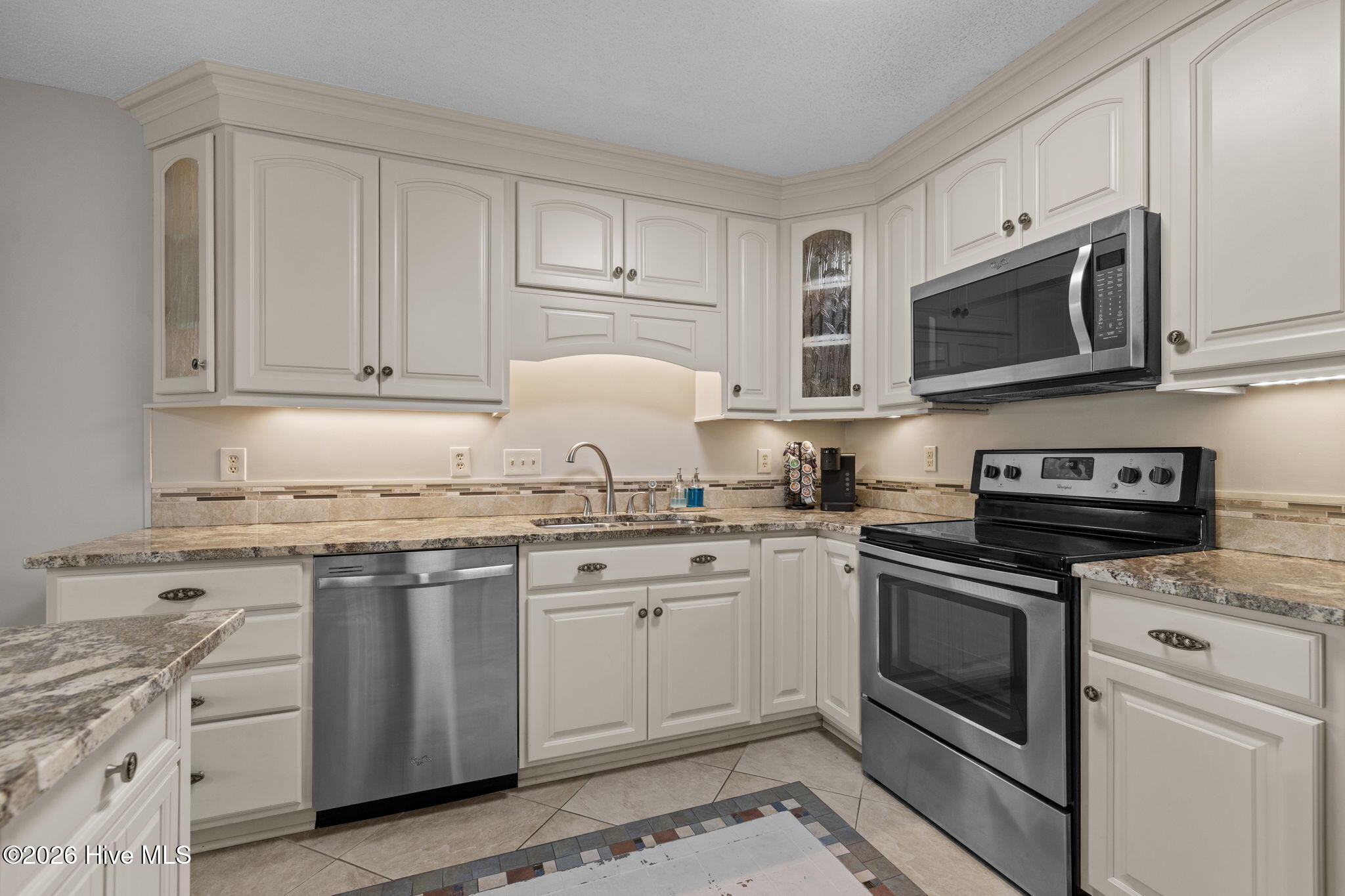 100550312 | Photo 18