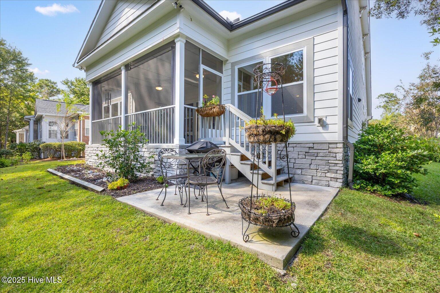 100533104 | Photo 41