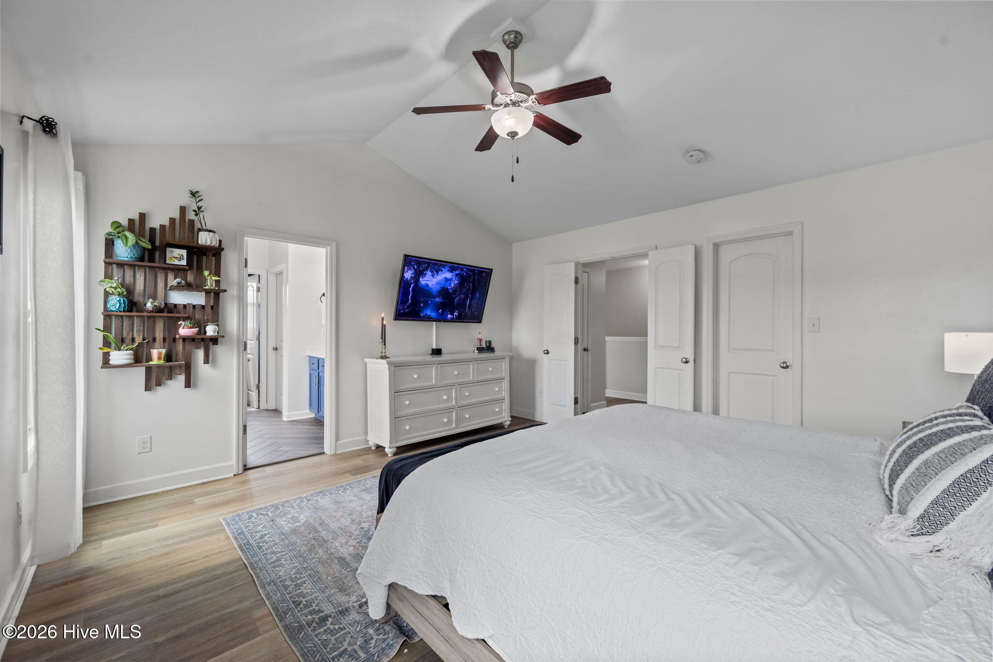 100567212 | Photo 18