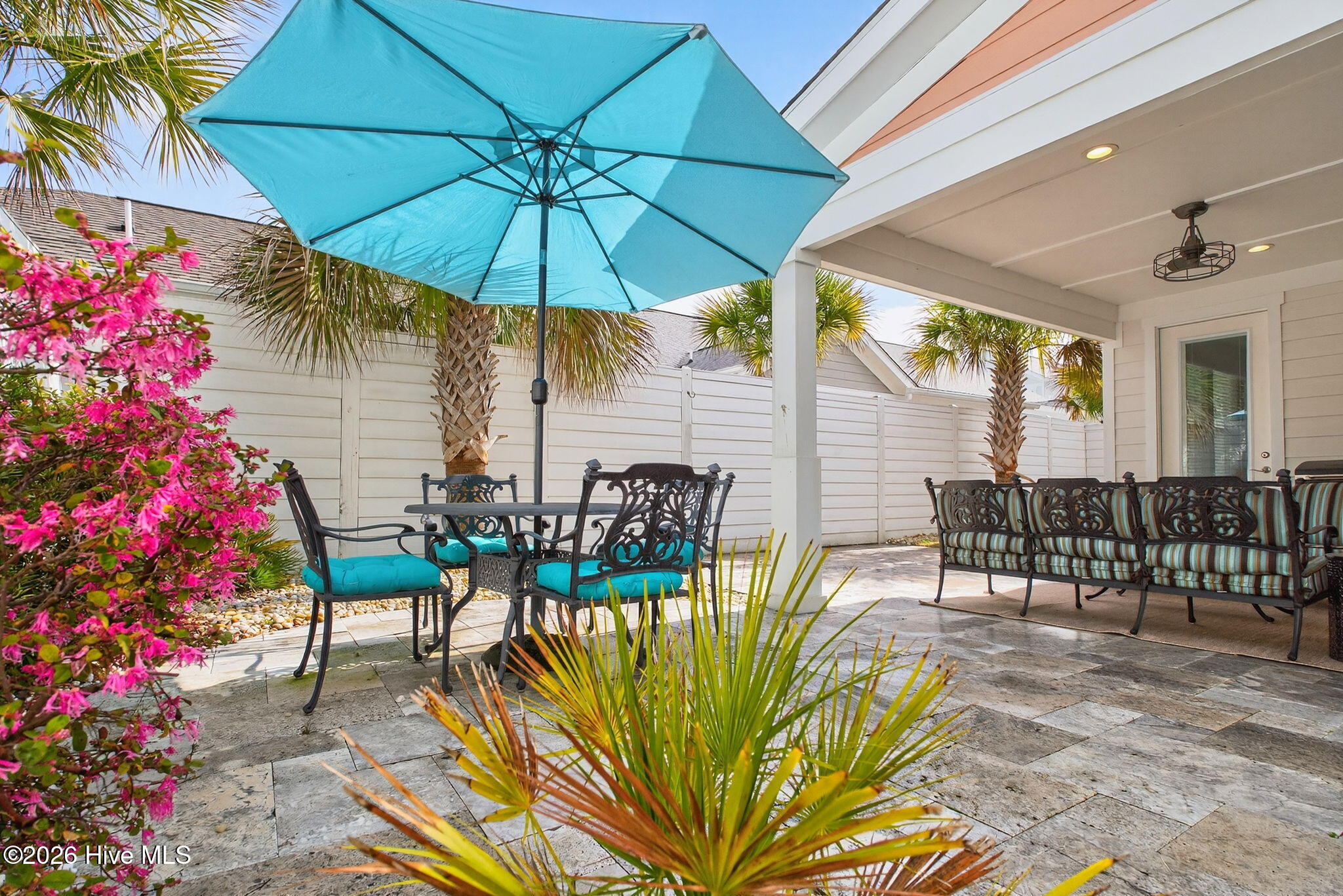 100559730 | Photo 14