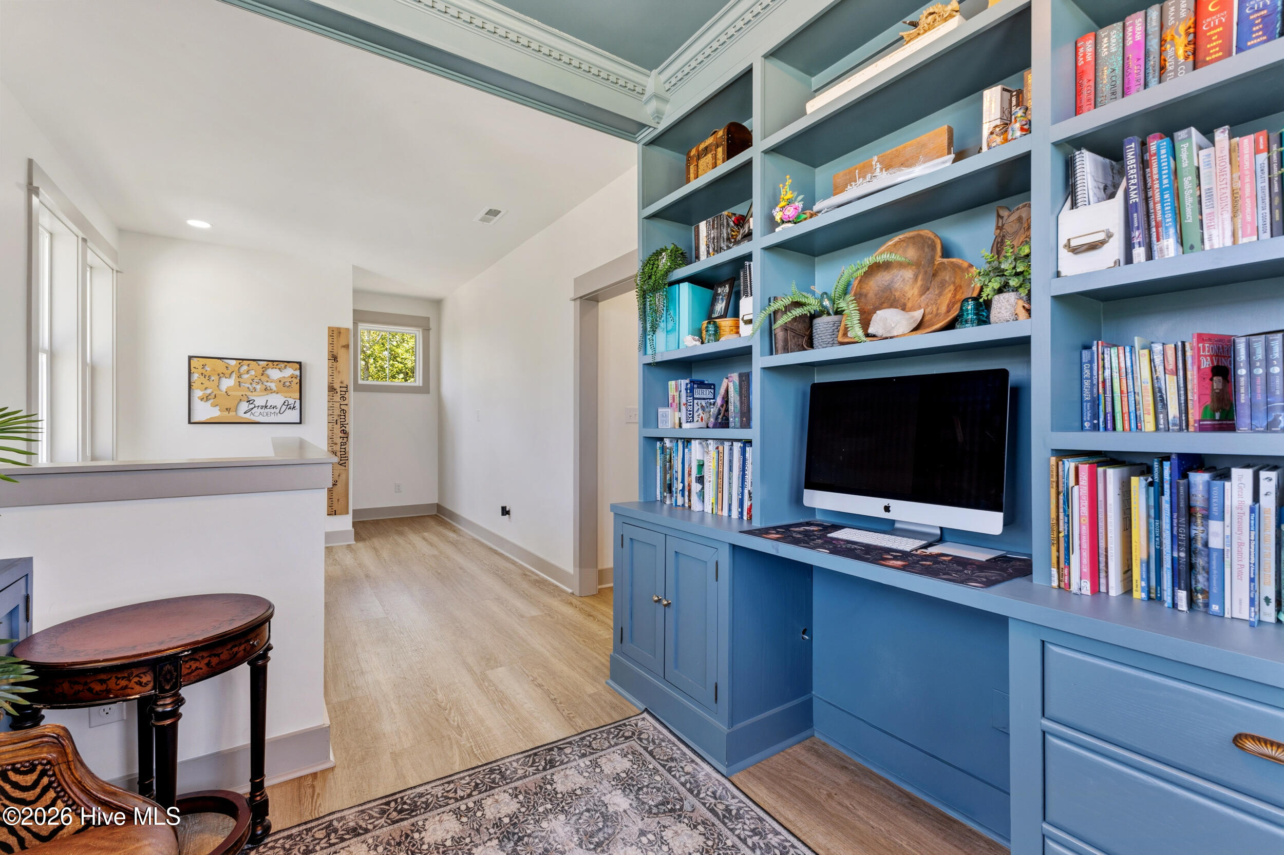 100570688 | Photo 46